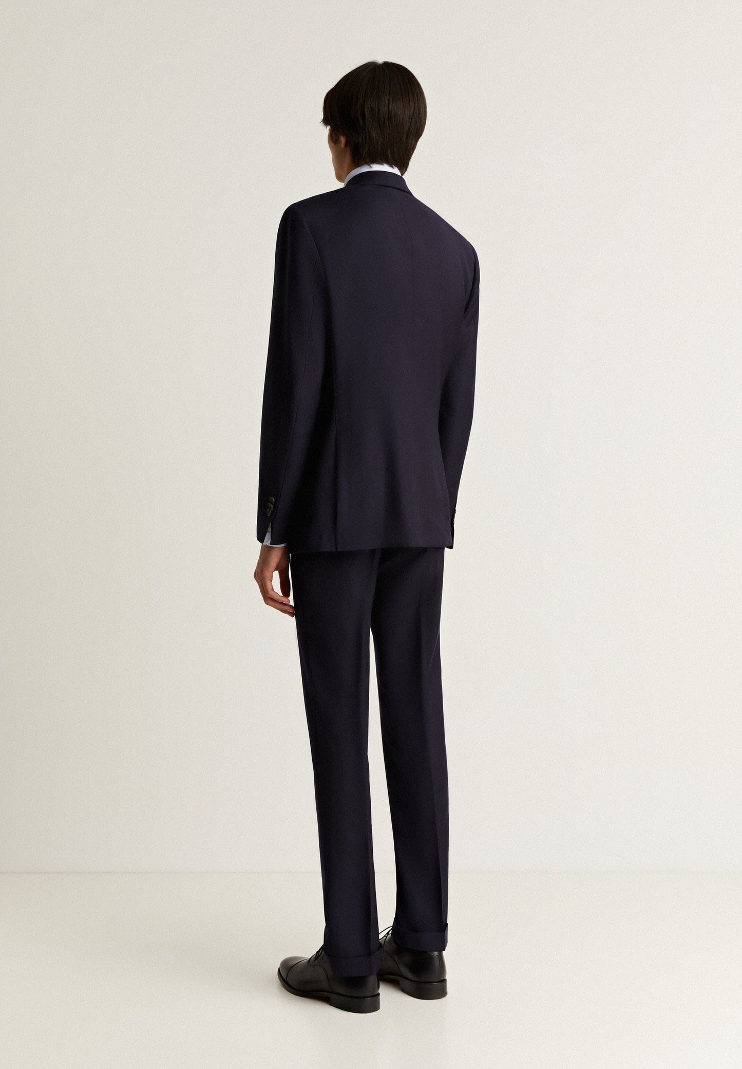 NAVY BLUE DOUBLE-BREASTED SUIT