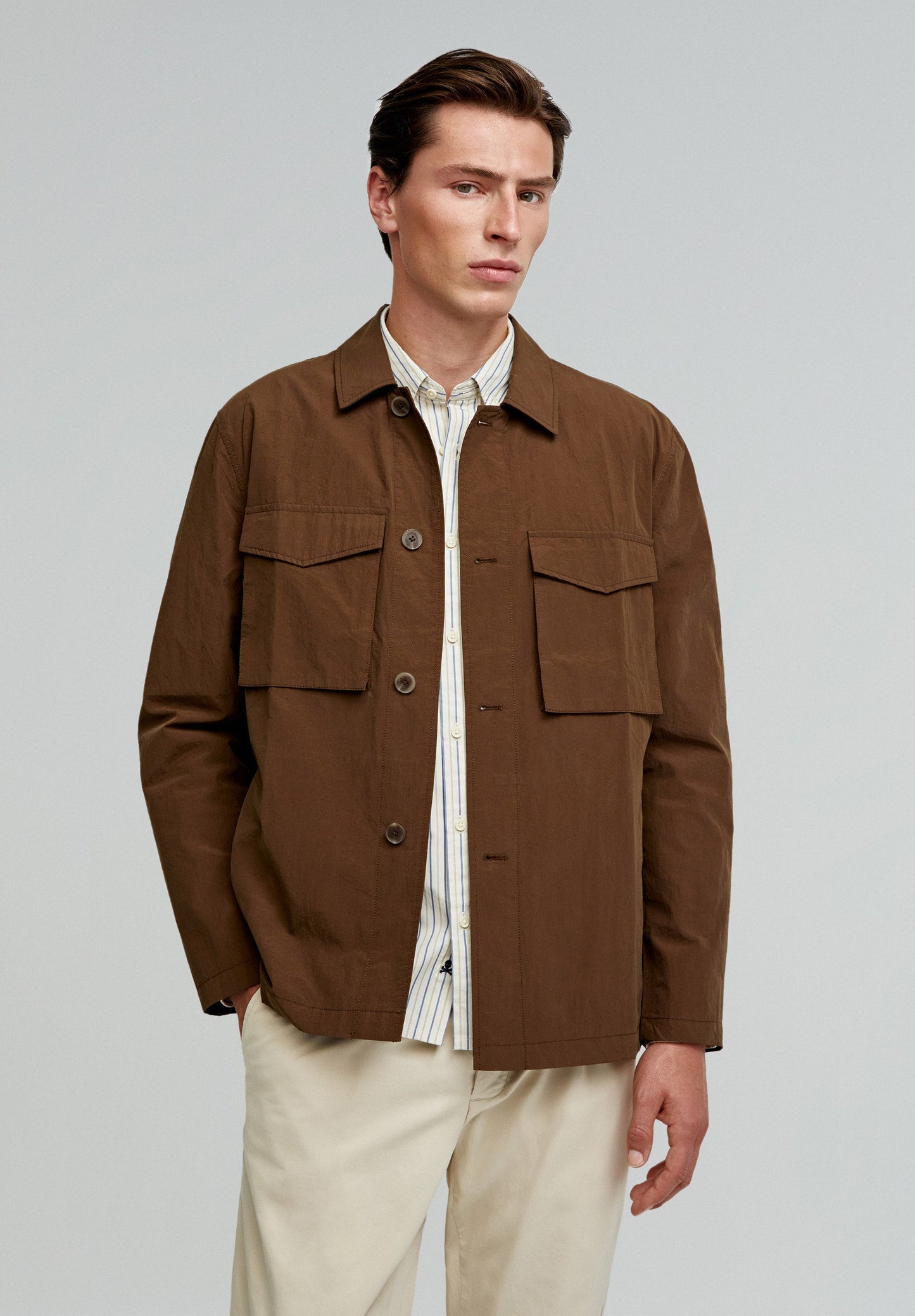 LIGHTWEIGHT OVERSHIRT