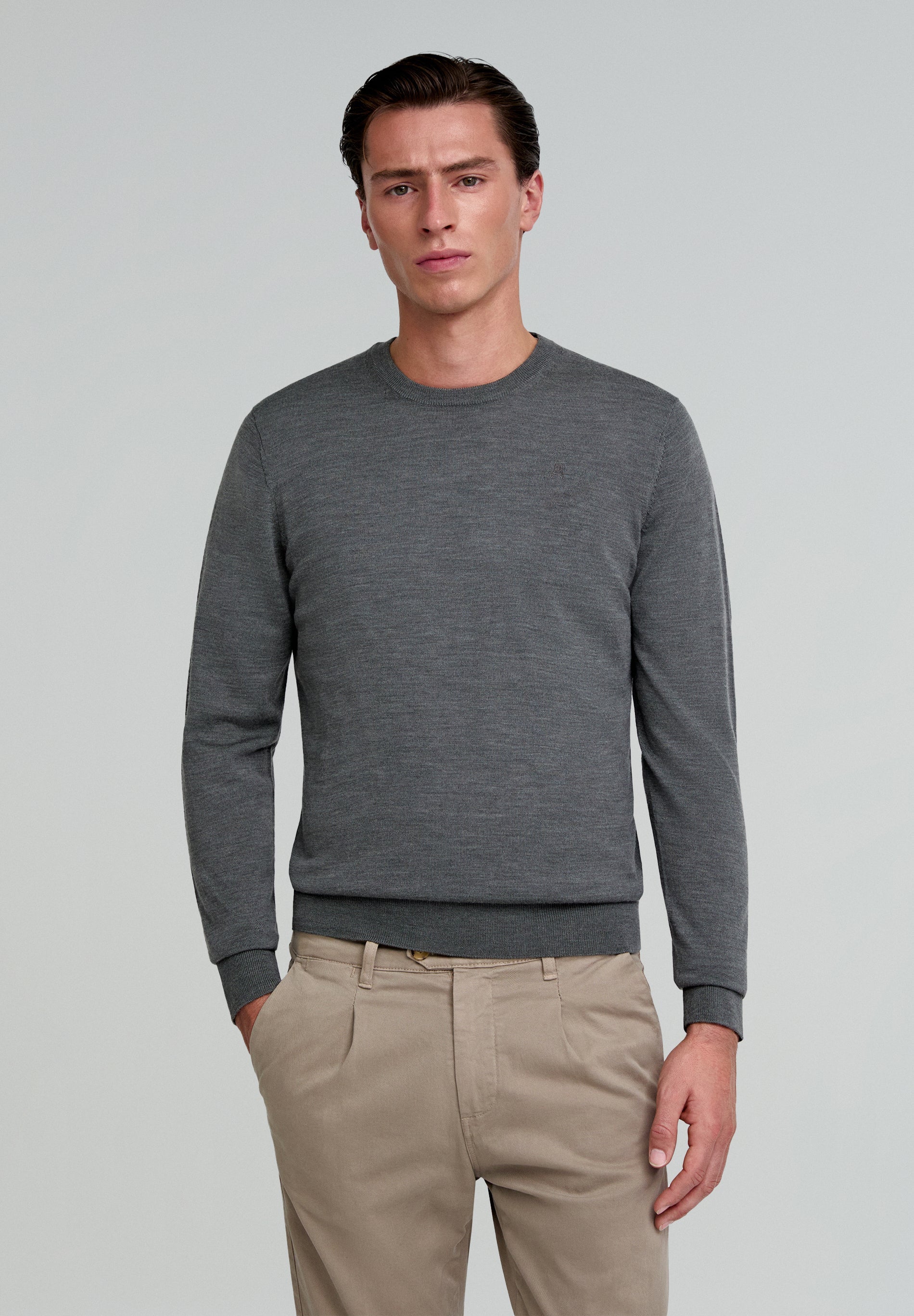 WOOL ROUND NECK SWEATER