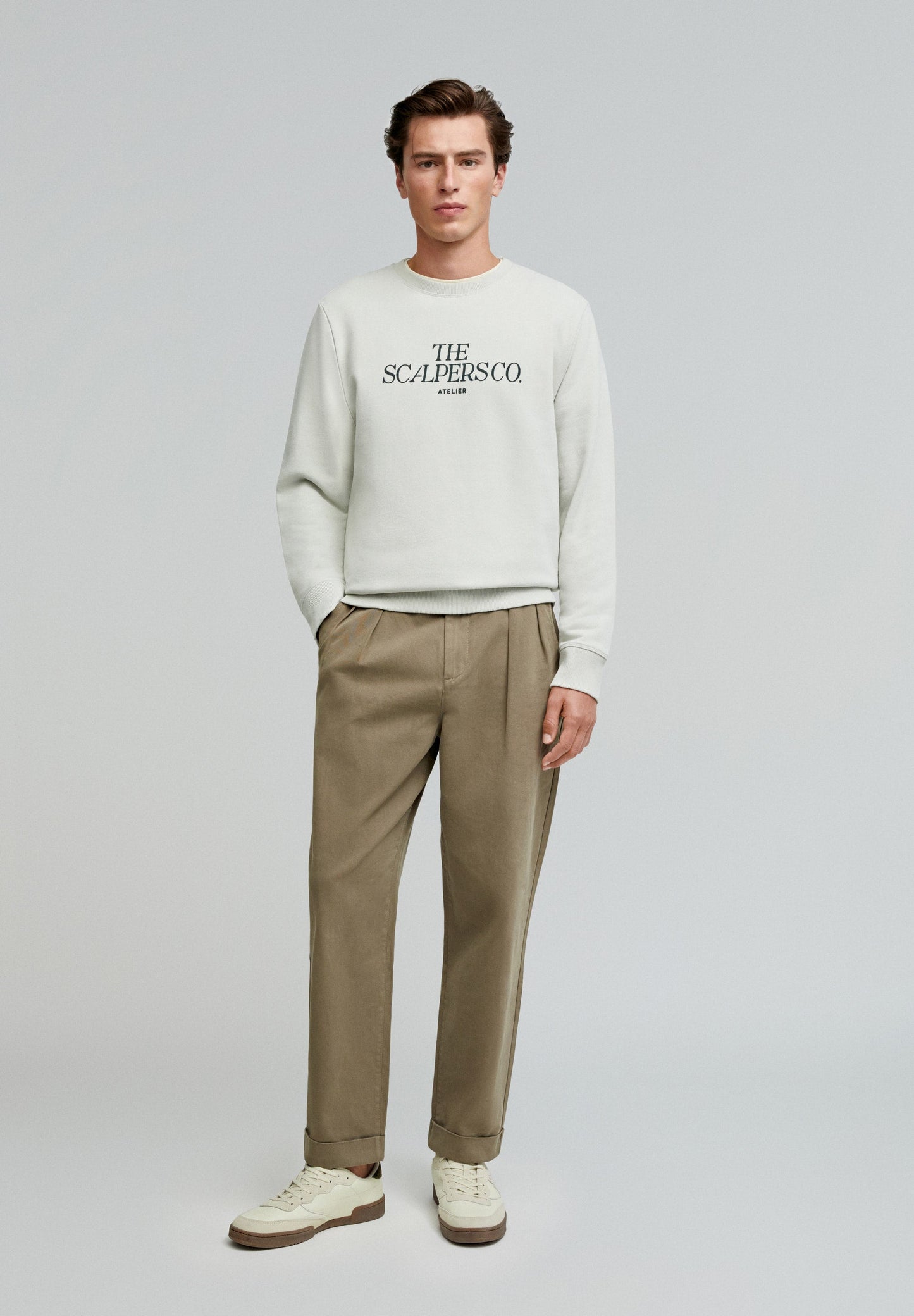 CONTRAST LOGO SWEATSHIRT