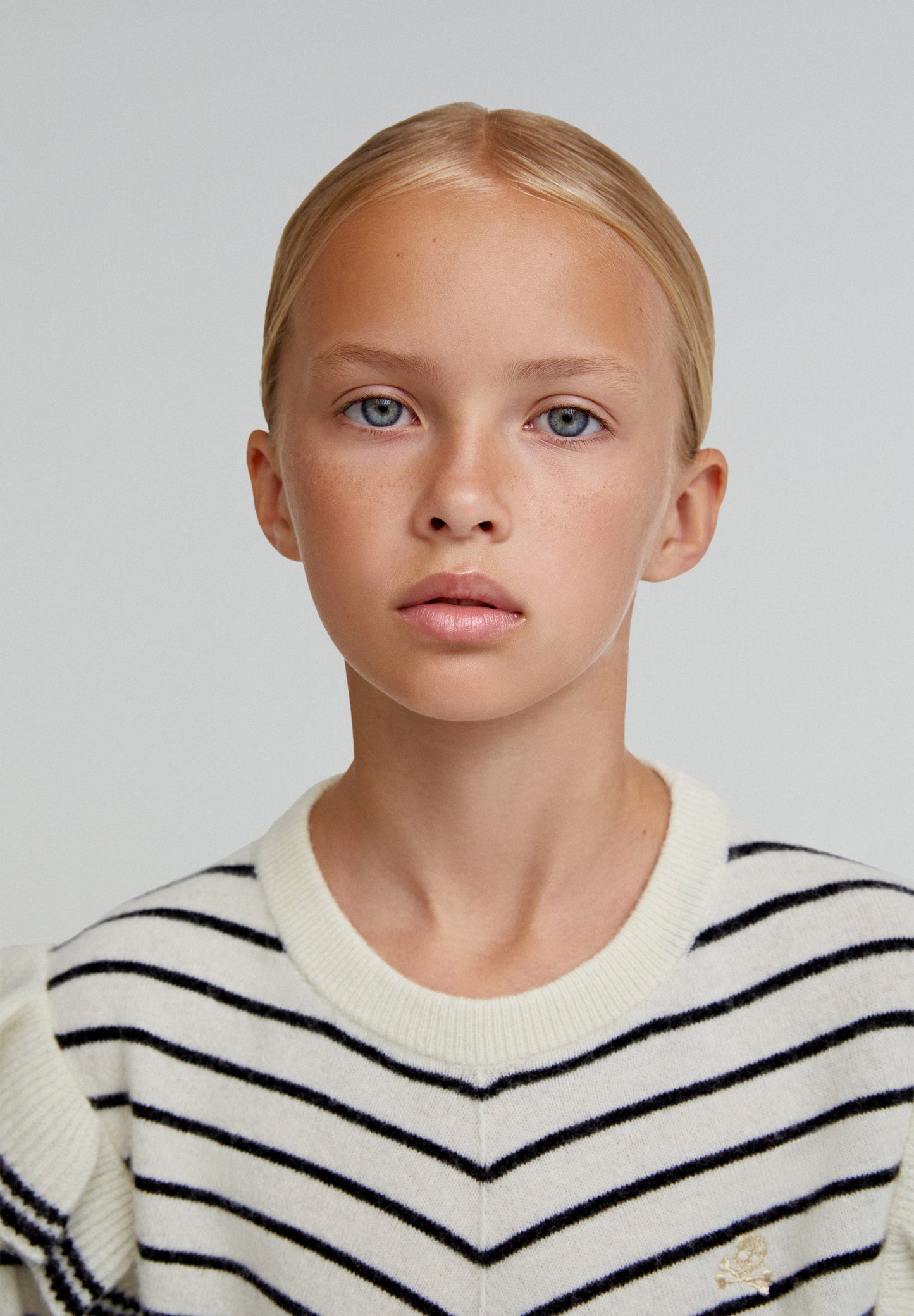 SWEATER WITH RUFFLES