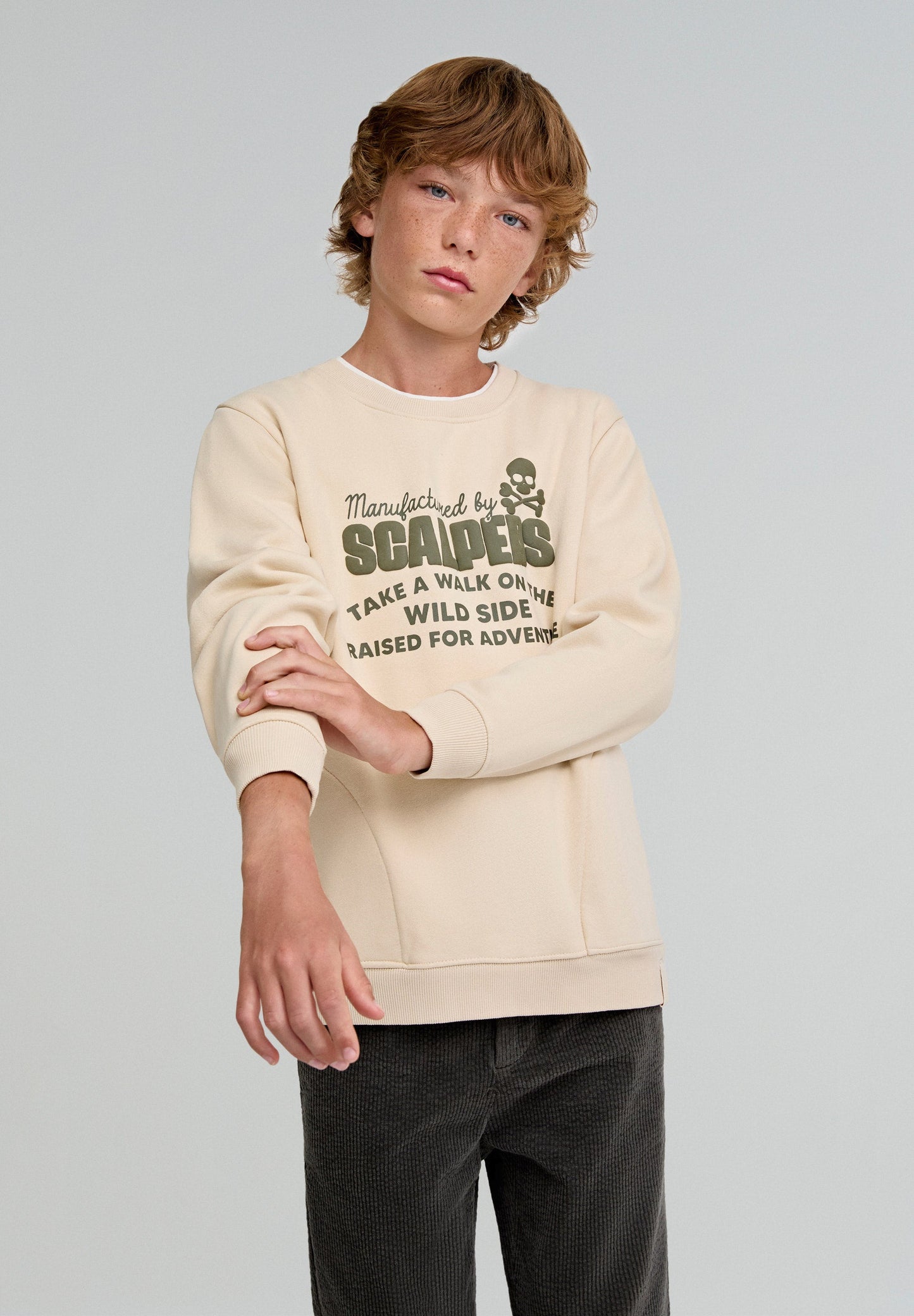 SWEATSHIRT WITH POCKETS AND RAISED LOGO