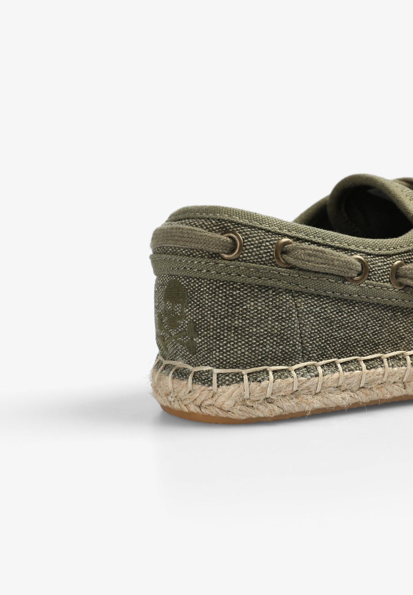 ESPADRILLES WITH LACES
