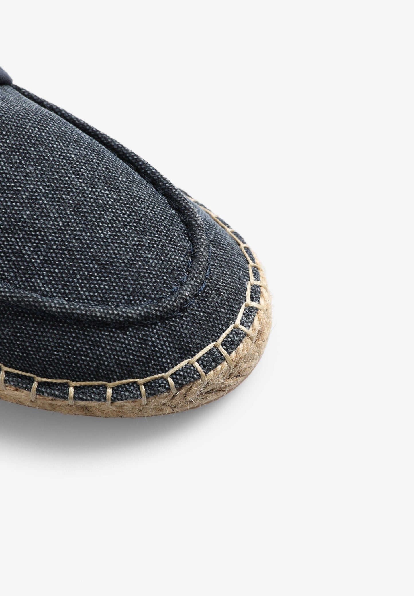 ESPADRILLES WITH LACES