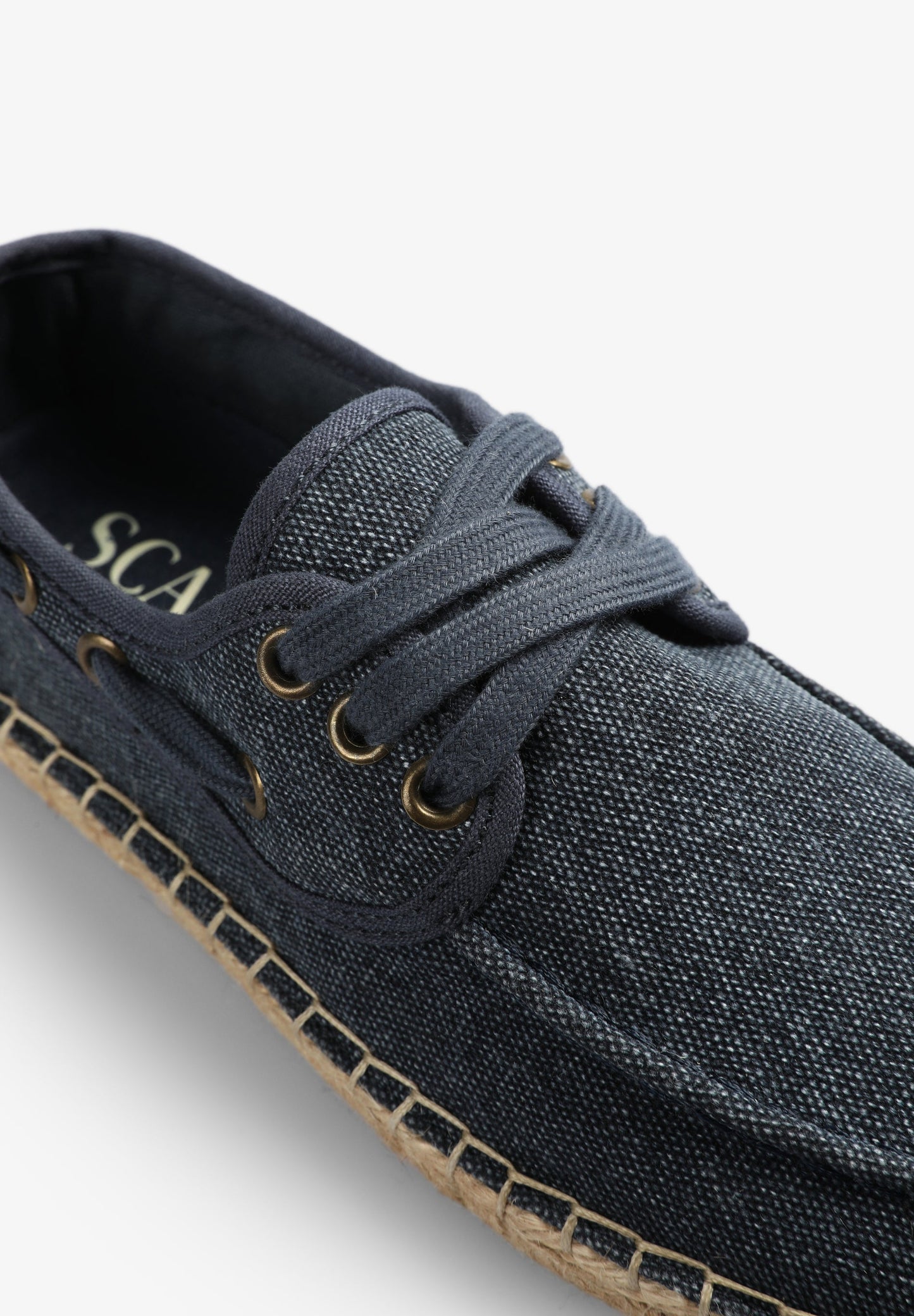 ESPADRILLES WITH LACES