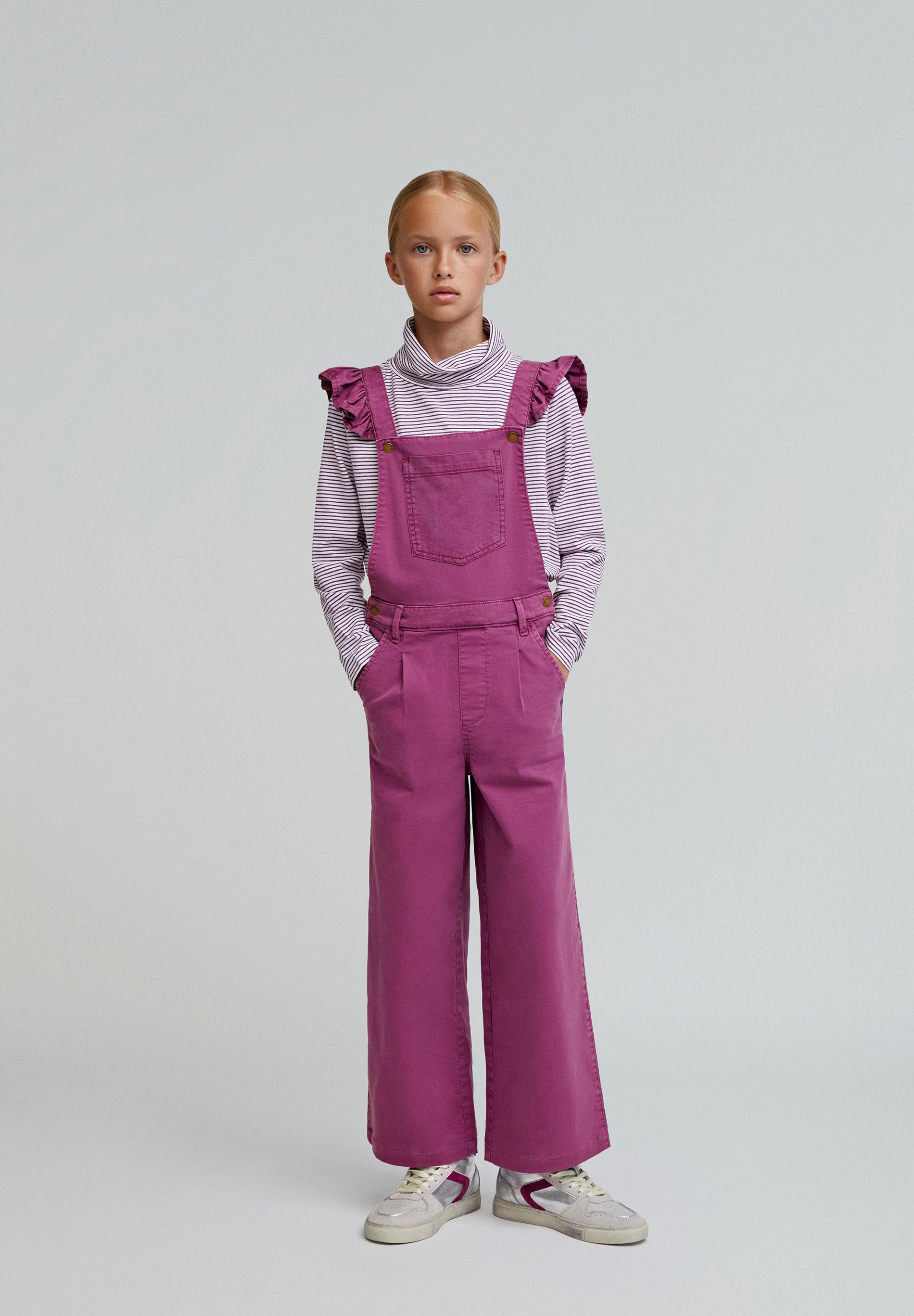 DUNGAREES WITH RUFFLES