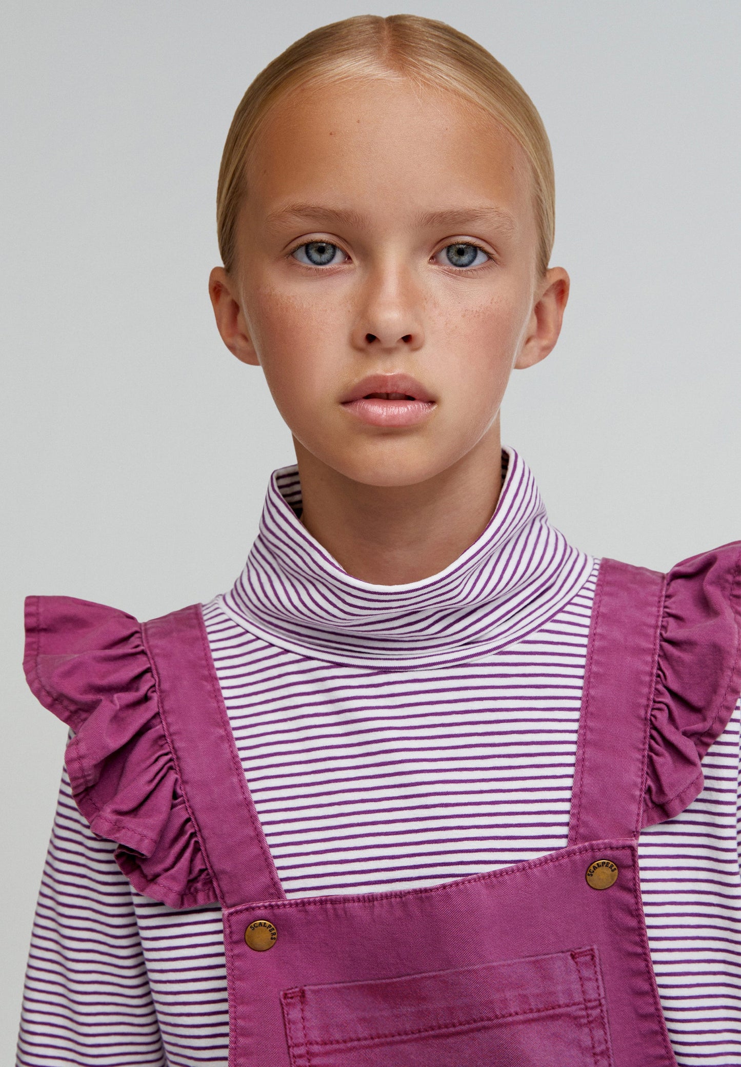 DUNGAREES WITH RUFFLES