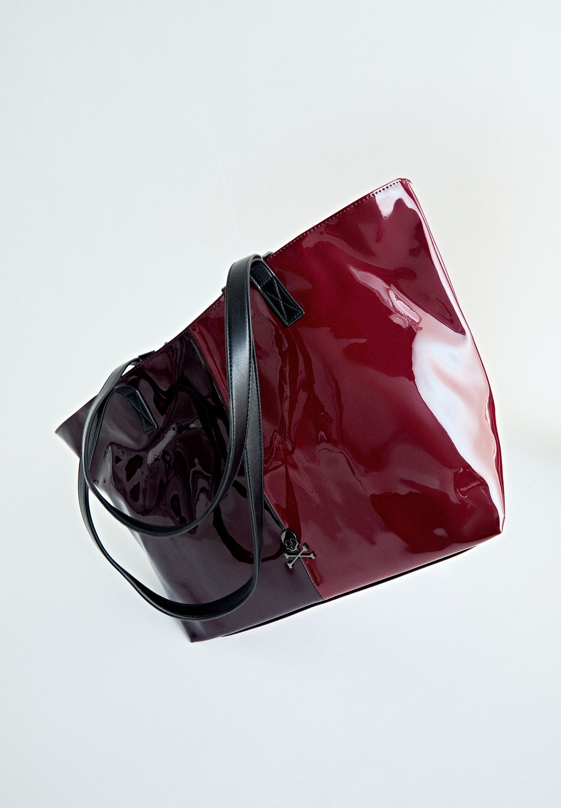 PATENT LEATHER TOTE BAG