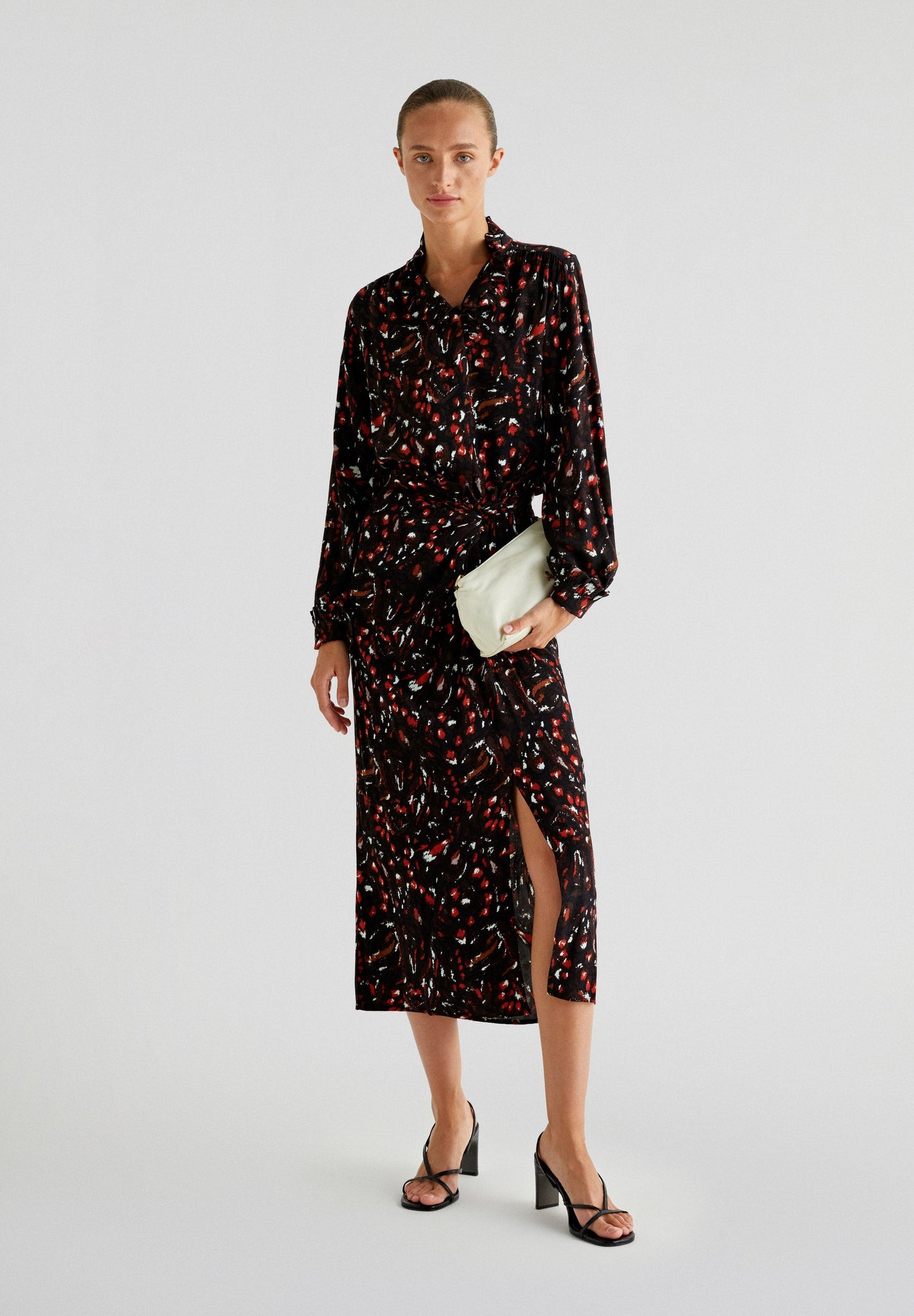 RUFFLE COLLAR BLOUSE