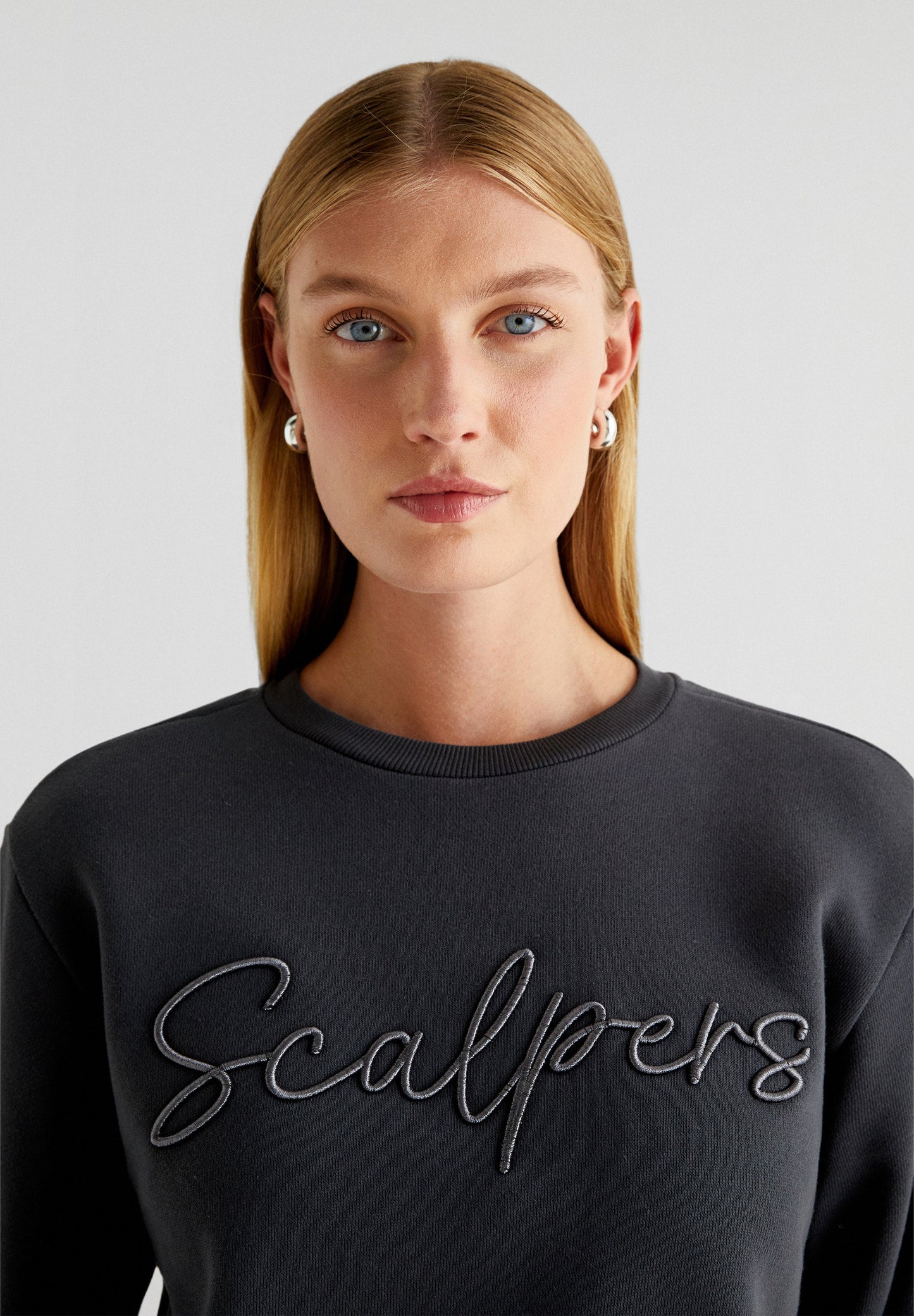 SWEATSHIRT WITH CONTRAST EMBROIDERED LOGO