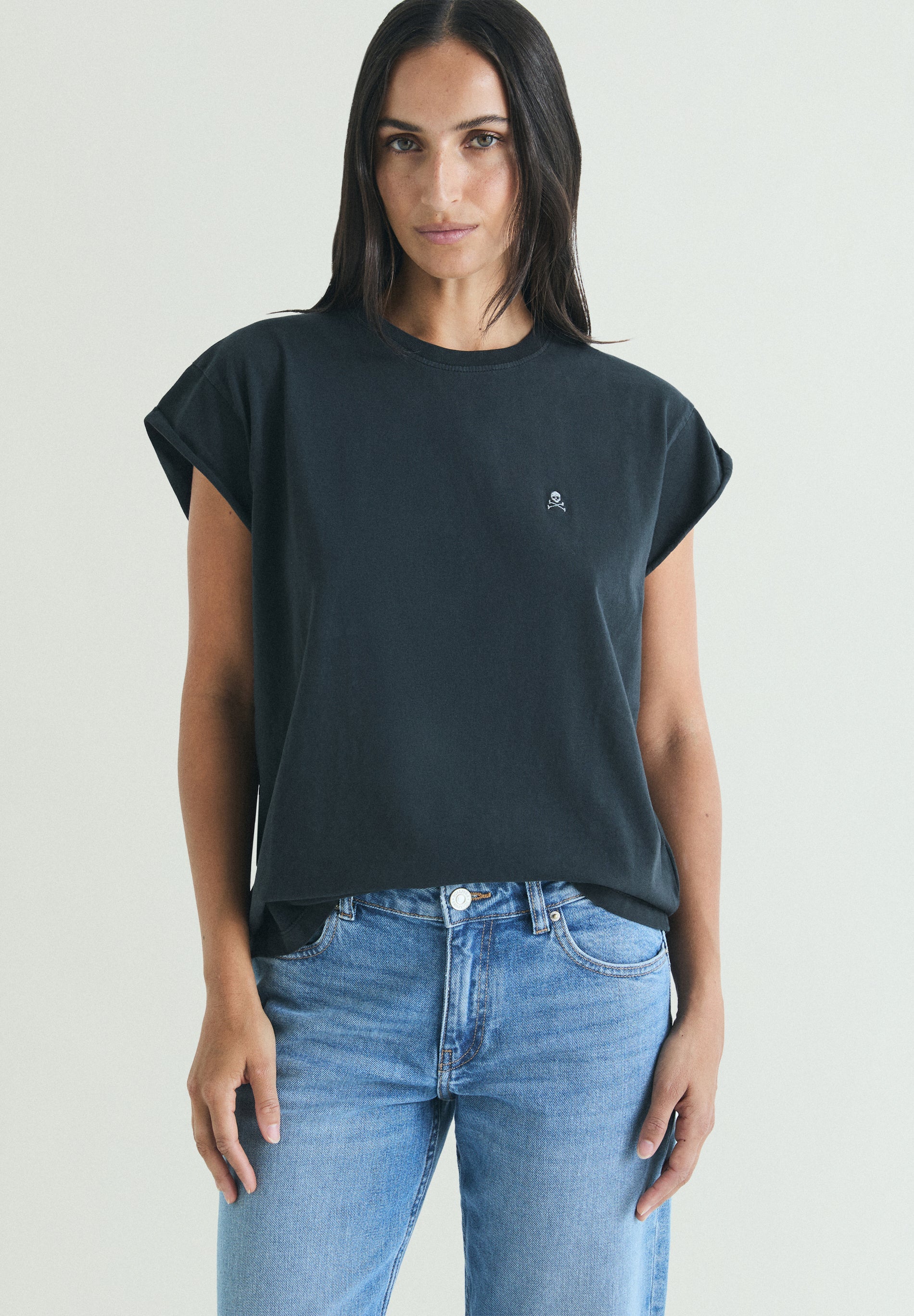 EMBROIDERED SKULL T-SHIRT