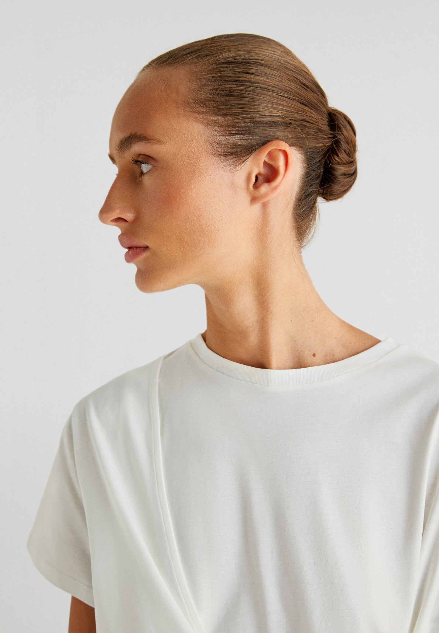 SIDE KNOT T-SHIRT