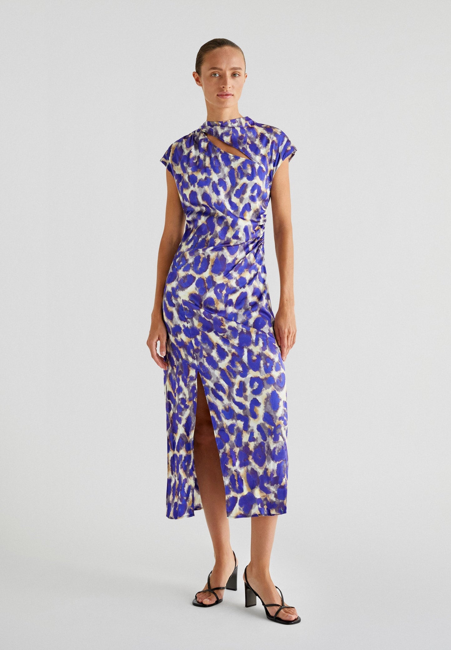 PRINTED DRESS WITH NECKLINE OPENING