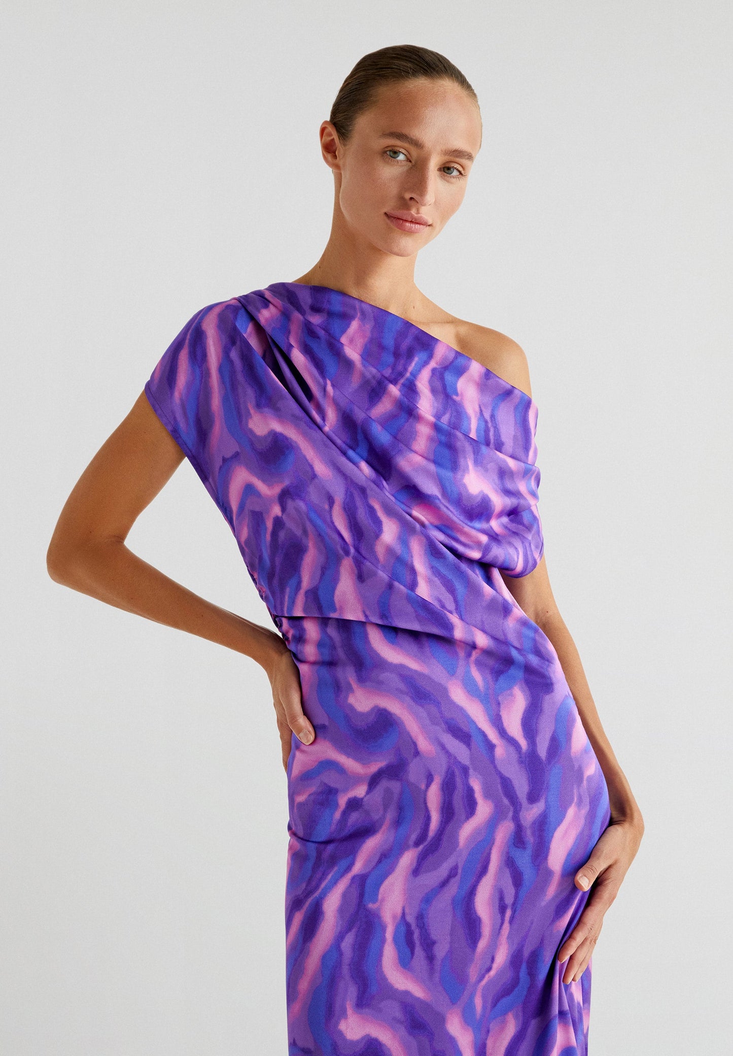 PRINTED ASYMMETRIC NECKLINE DRESS