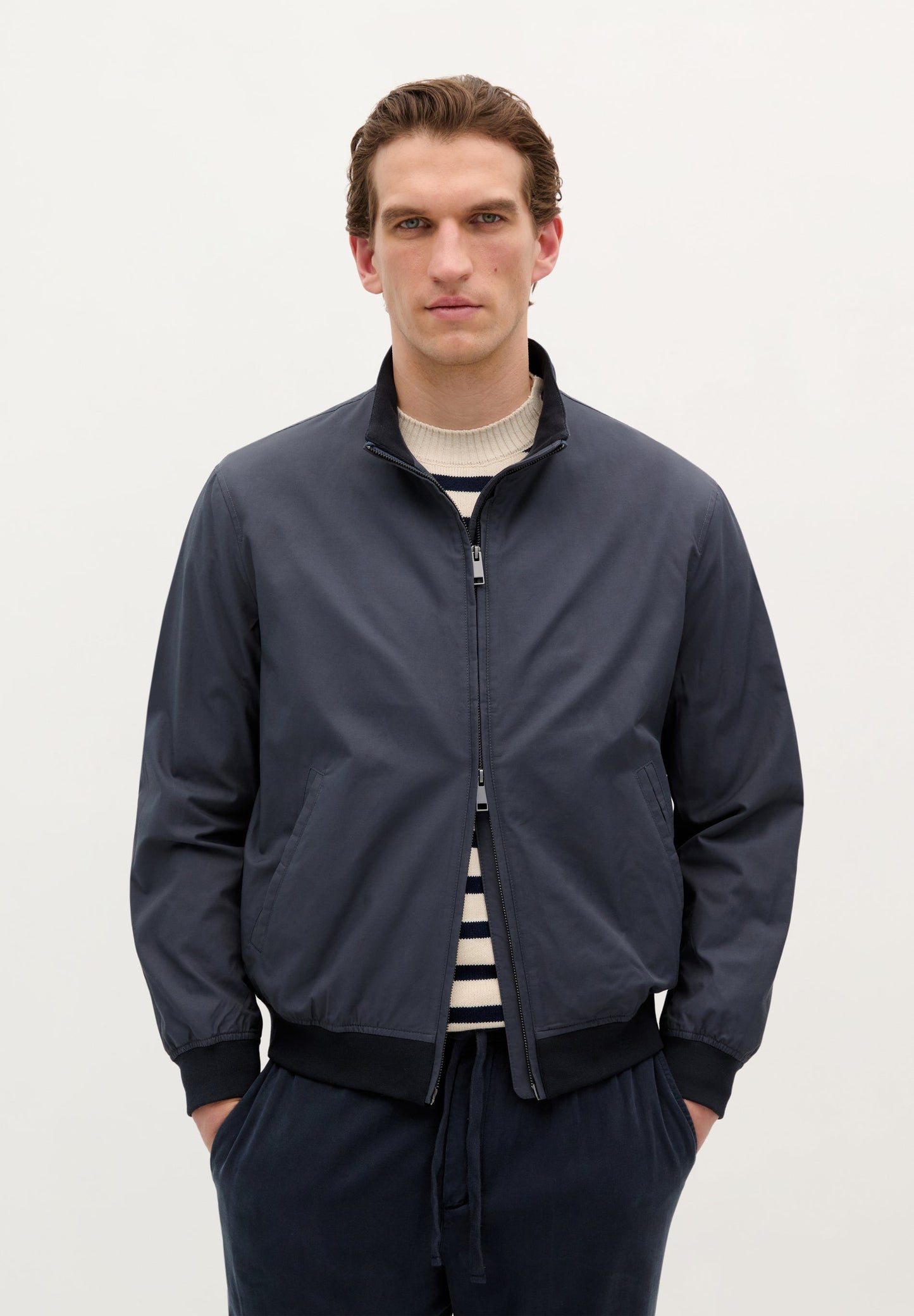 LIGHTWEIGHT BOMBER JACKET