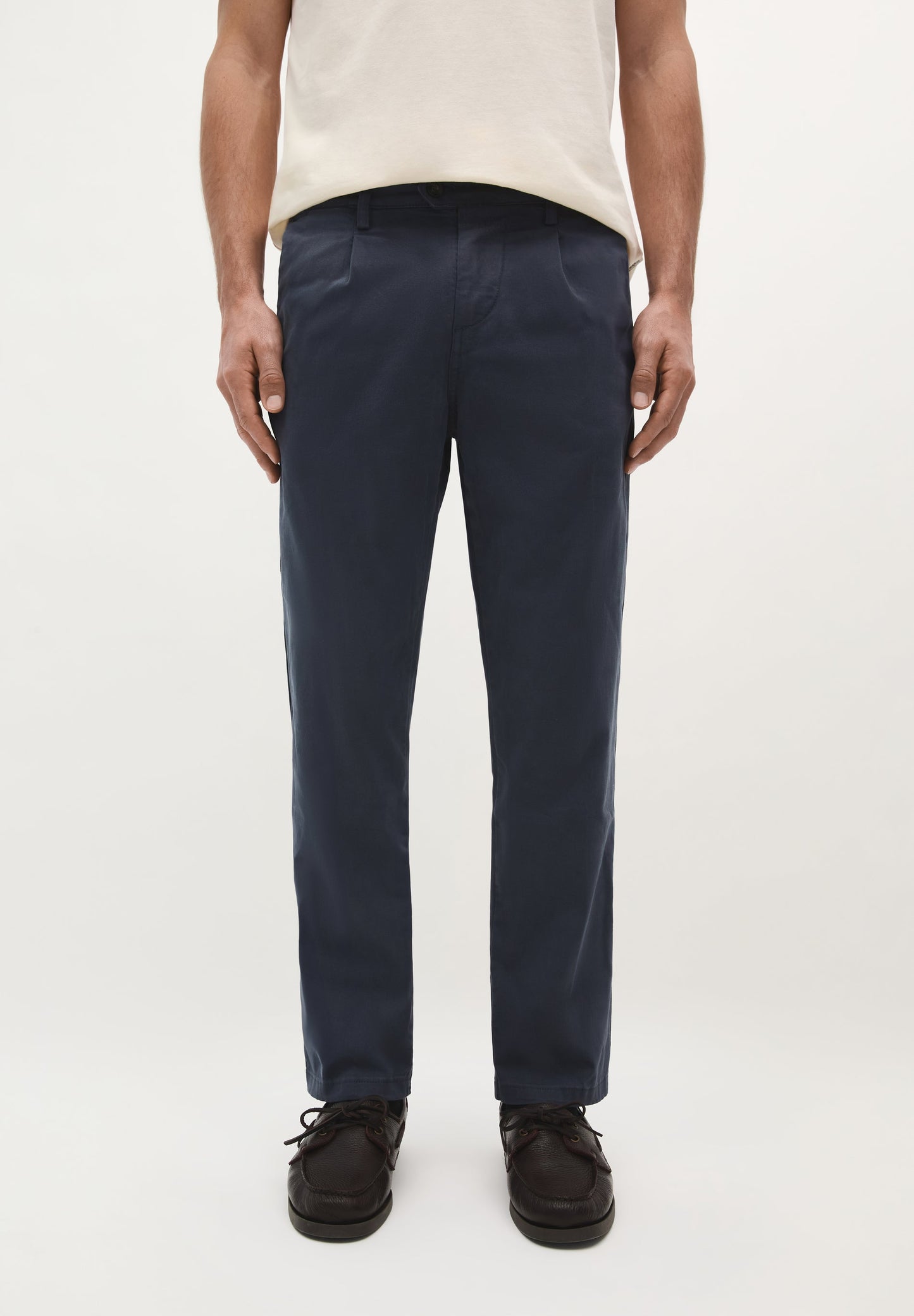 RELAXED CHINO TROUSERS WITH DARTS