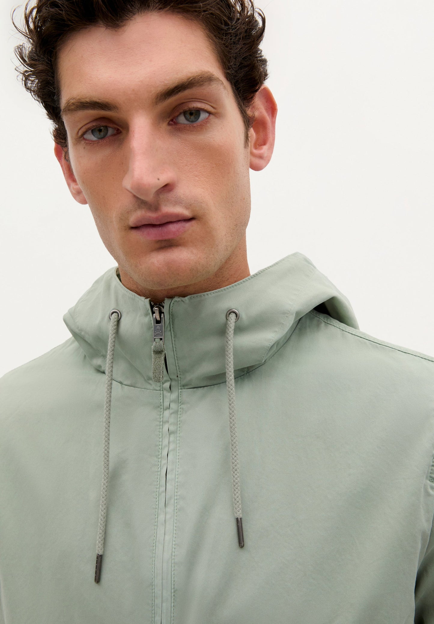 LIGHTWEIGHT COTTON JACKET WITH HOOD