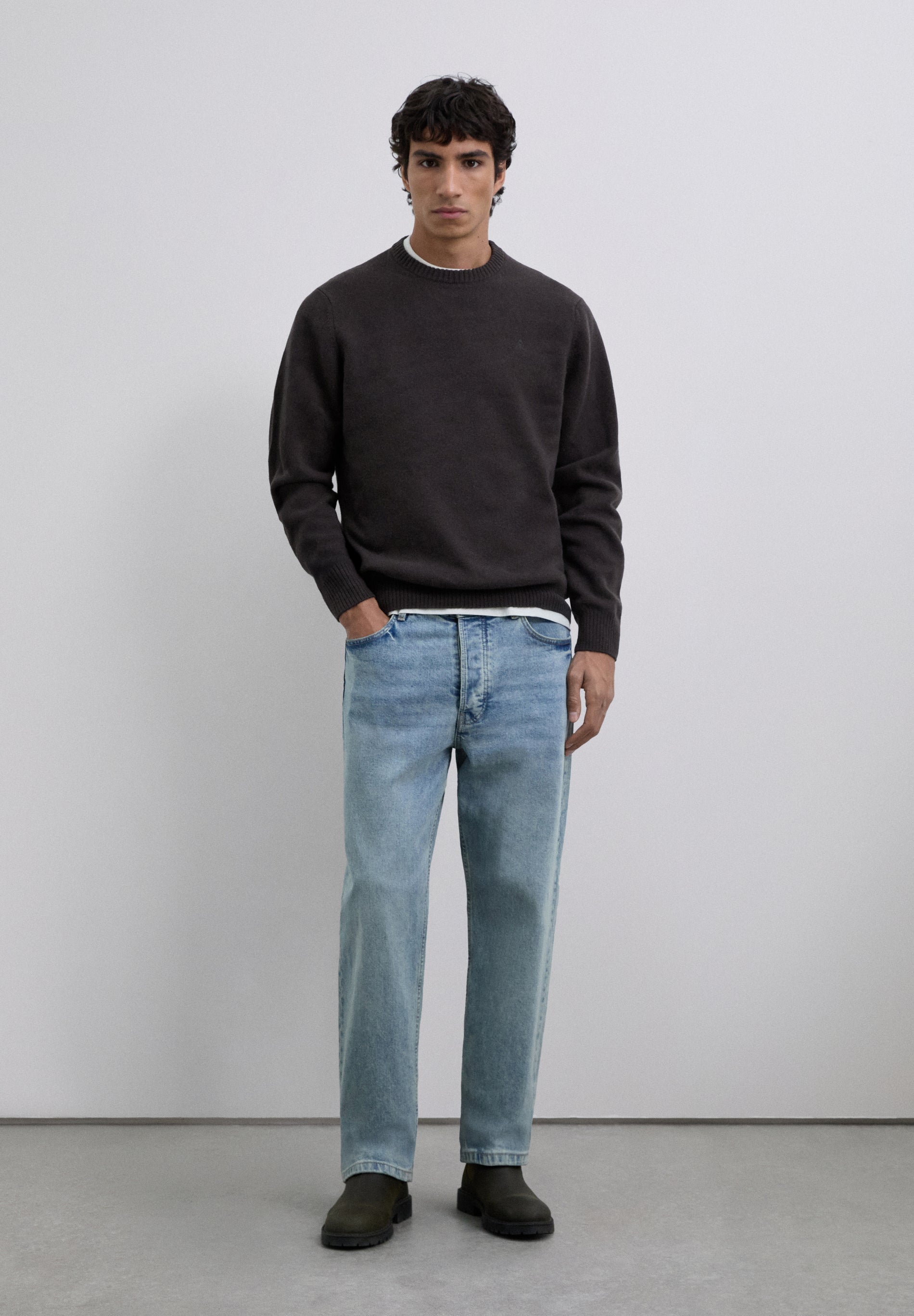 REGULAR JEANS