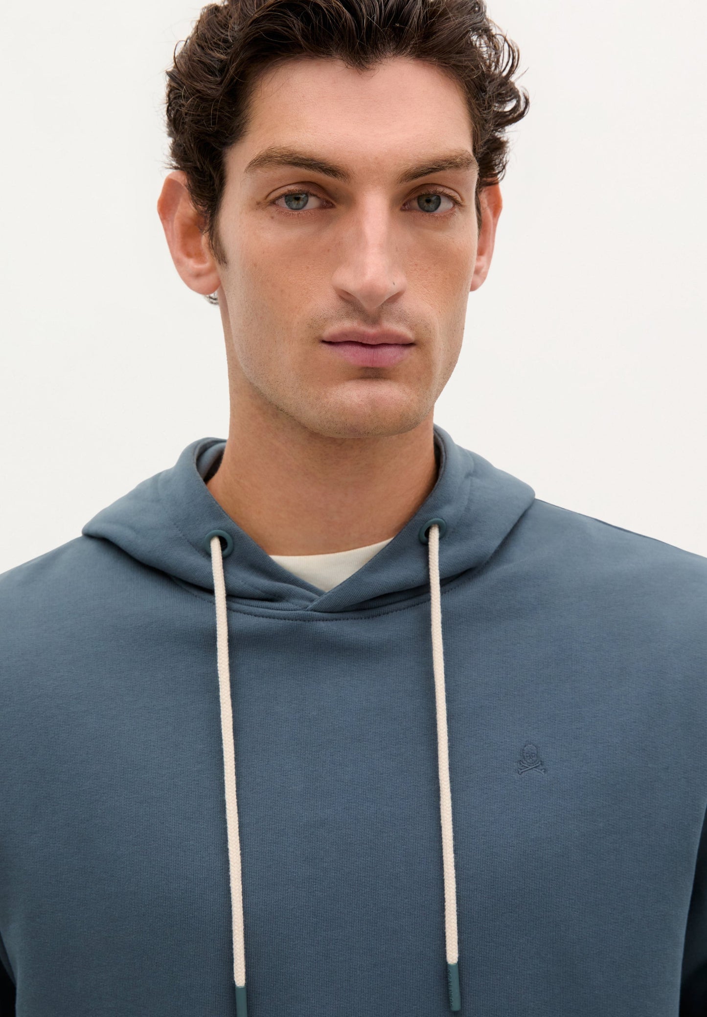 HOODIE WITH MATCHING SKULL