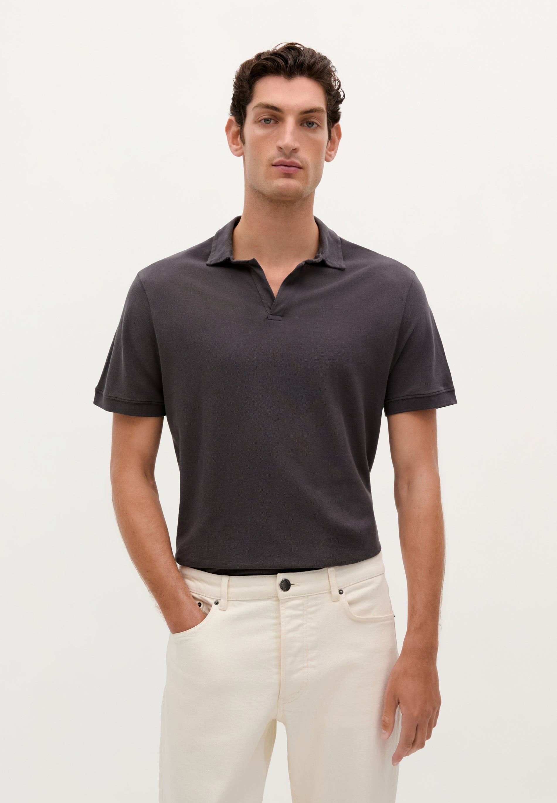 LIGHTWEIGHT PIQUÉ POLO SHIRT