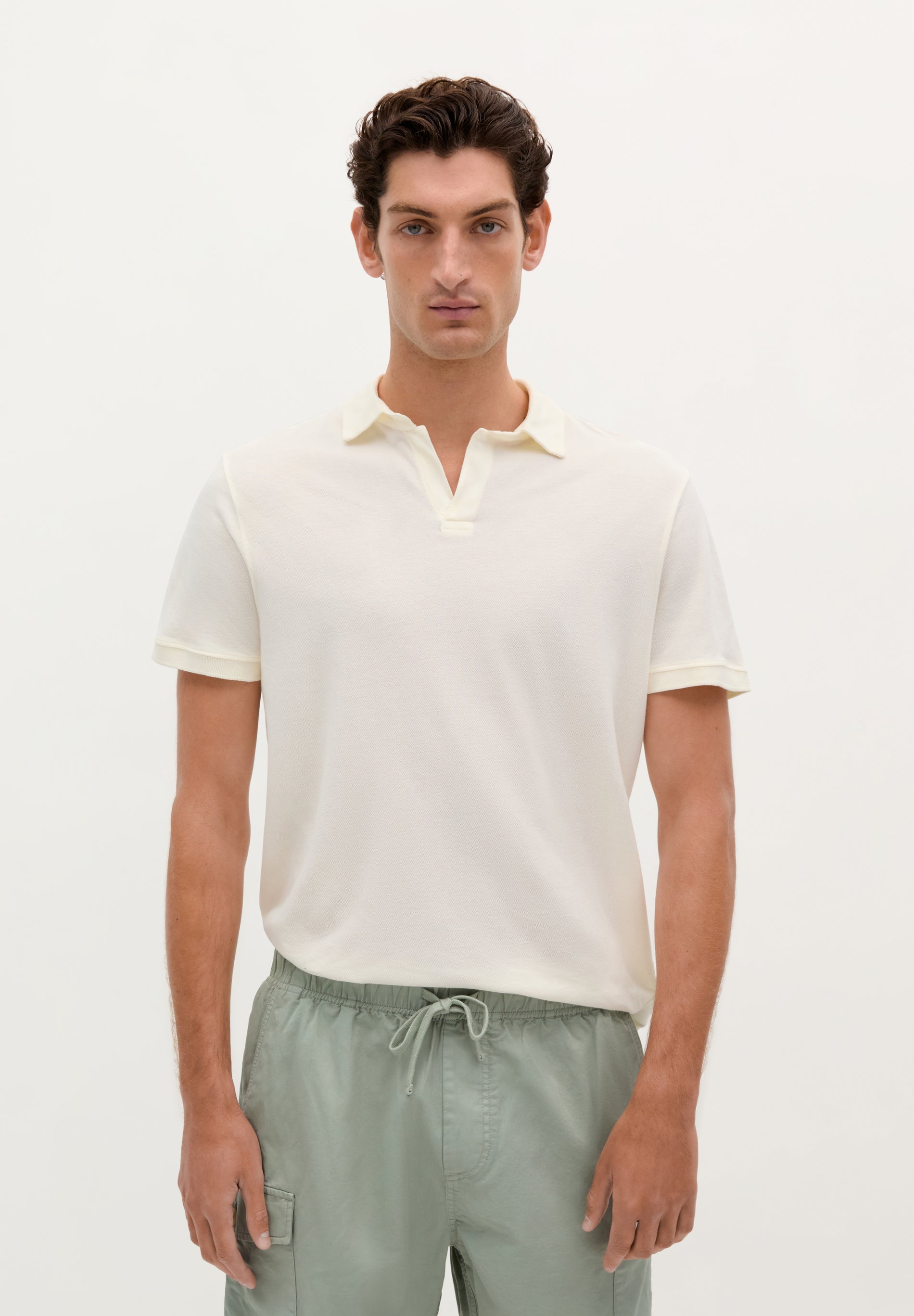 LIGHTWEIGHT PIQUÉ POLO SHIRT