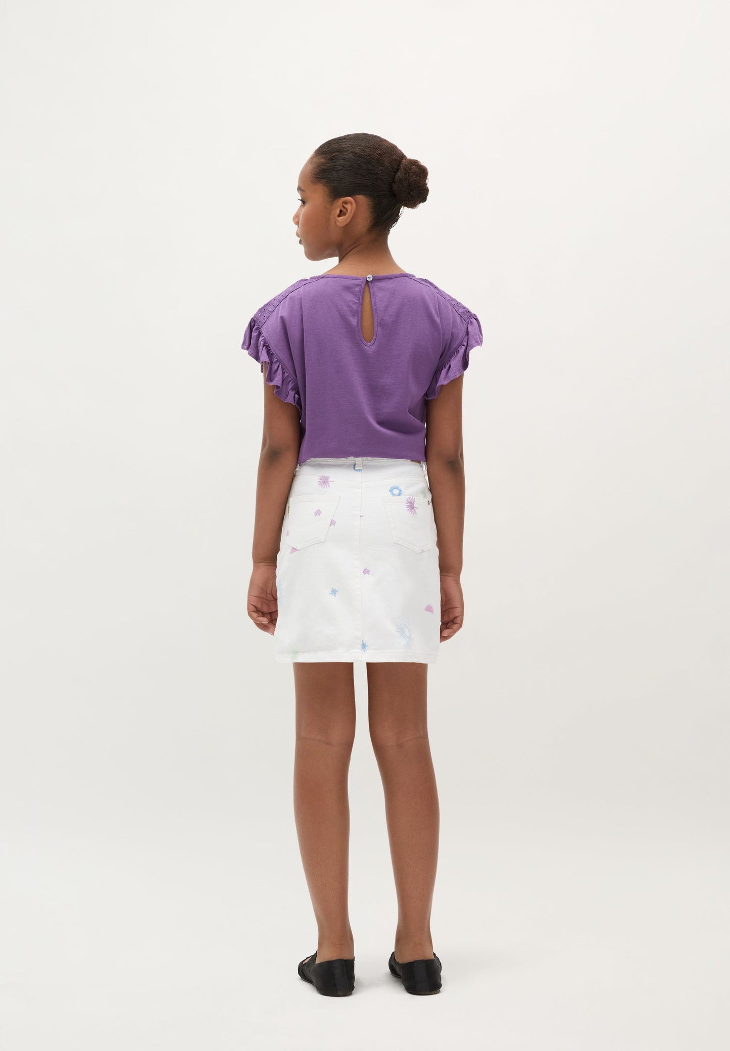 SKIRT WITH EMBROIDERED DETAILS