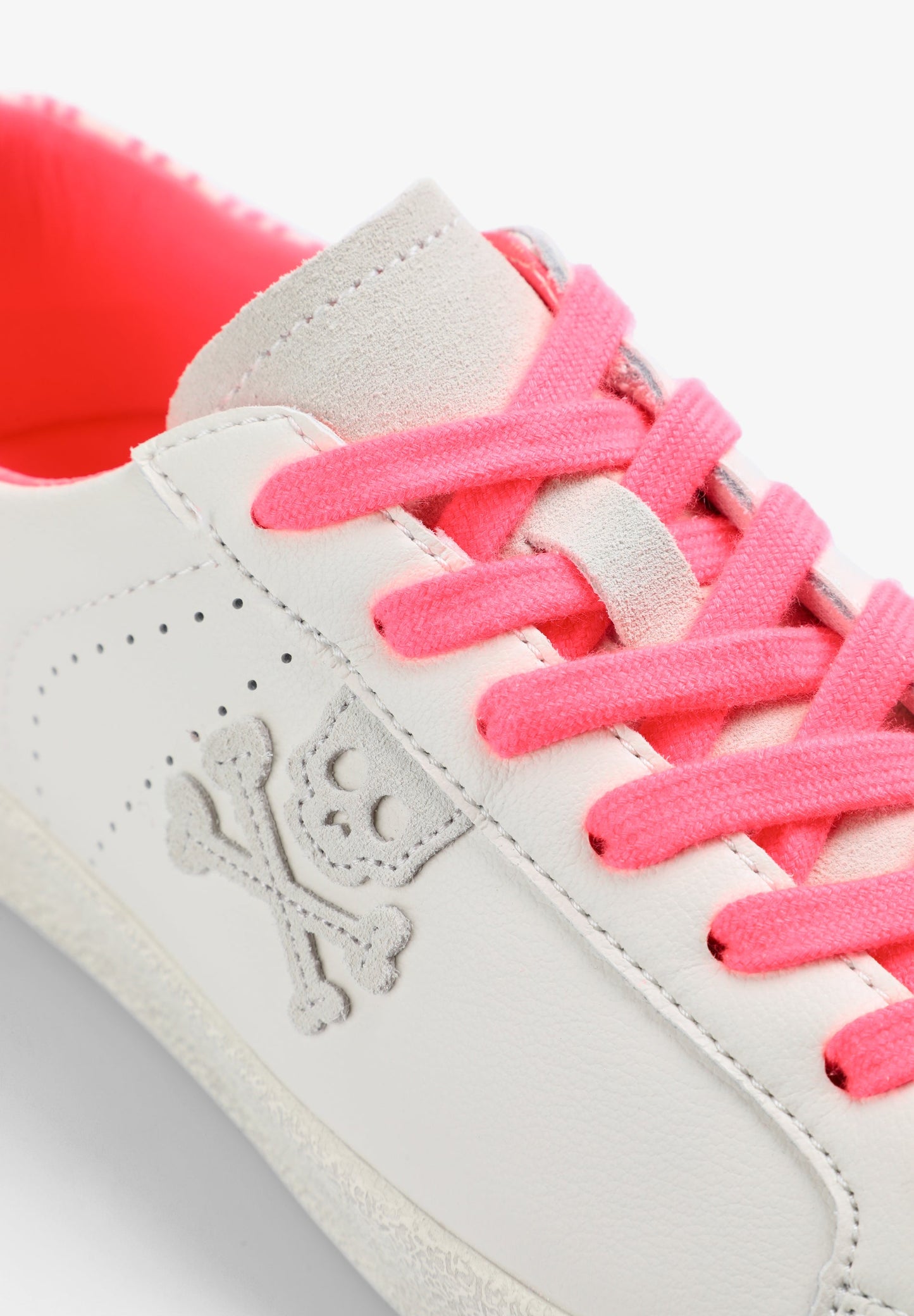 PINK SNEAKERS WITH DETAIL