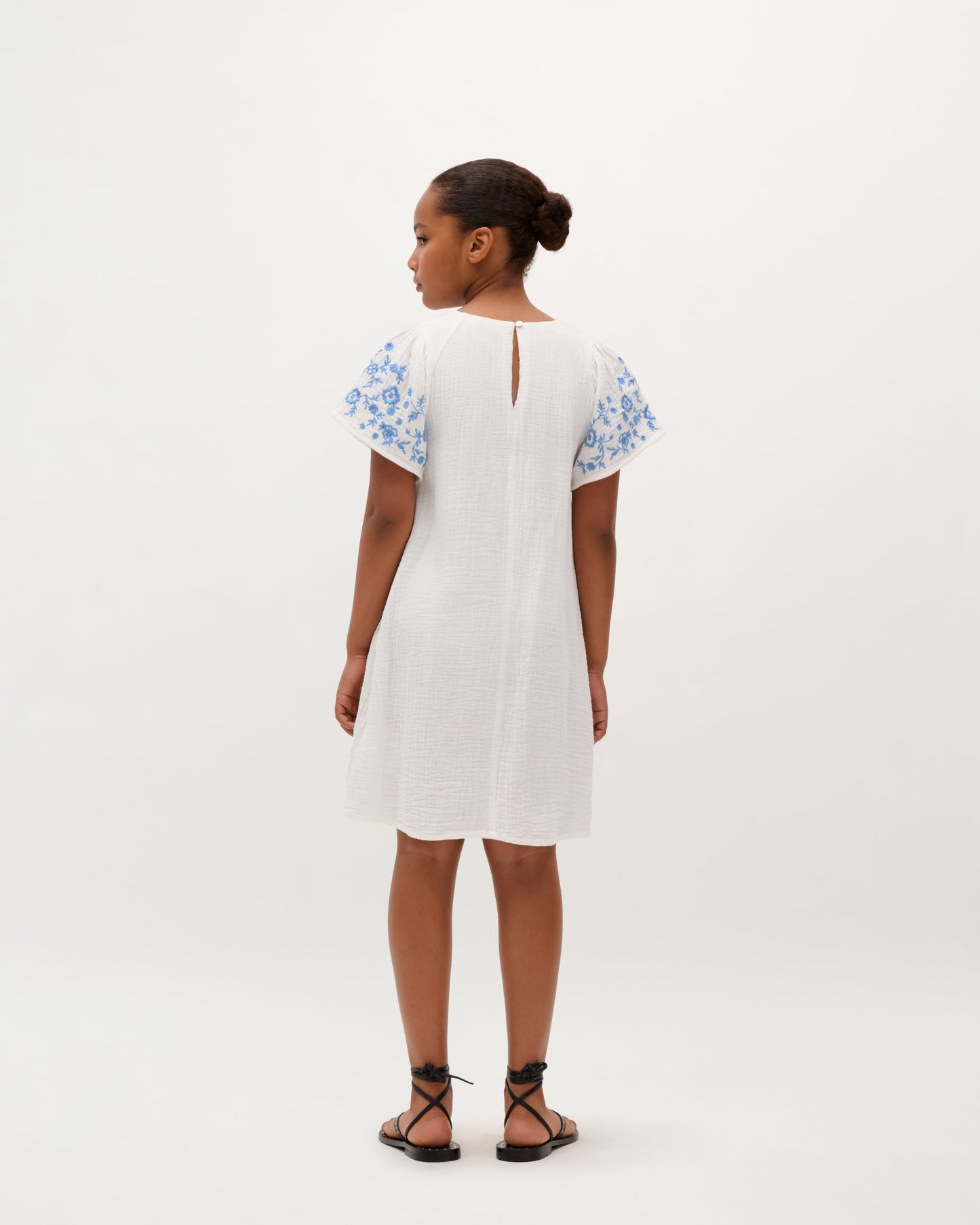 DRESS WITH EMBROIDERED NECK