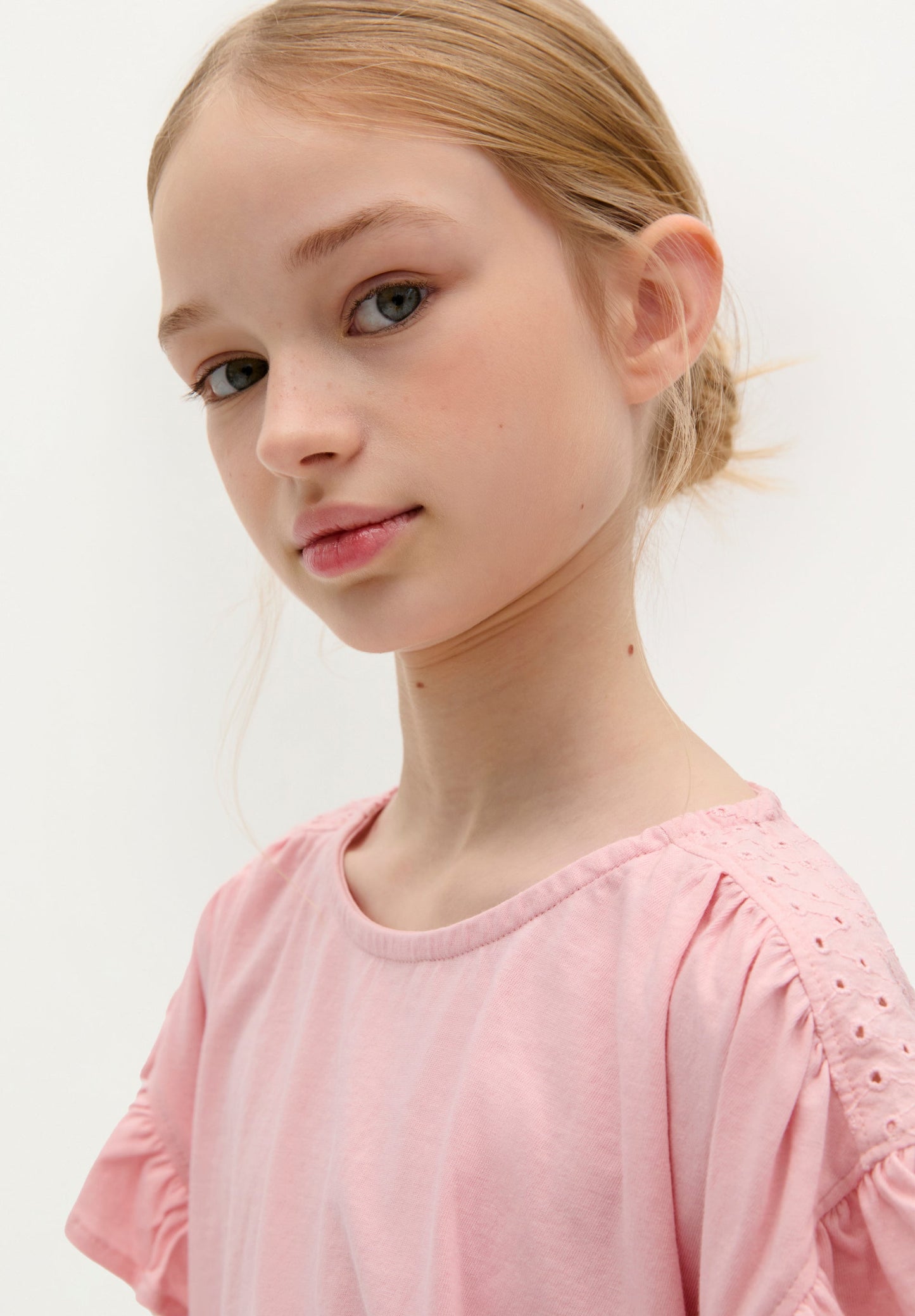 RUFFLE SLEEVE T-SHIRT