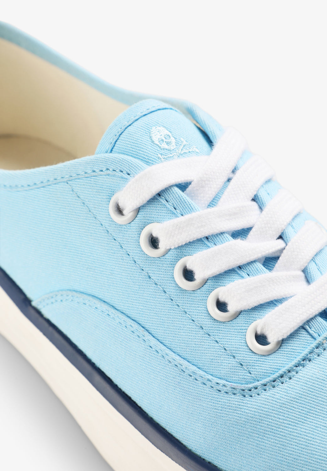 SNEAKERS BAJAS SUELA VULCANIZADA - Scalpers