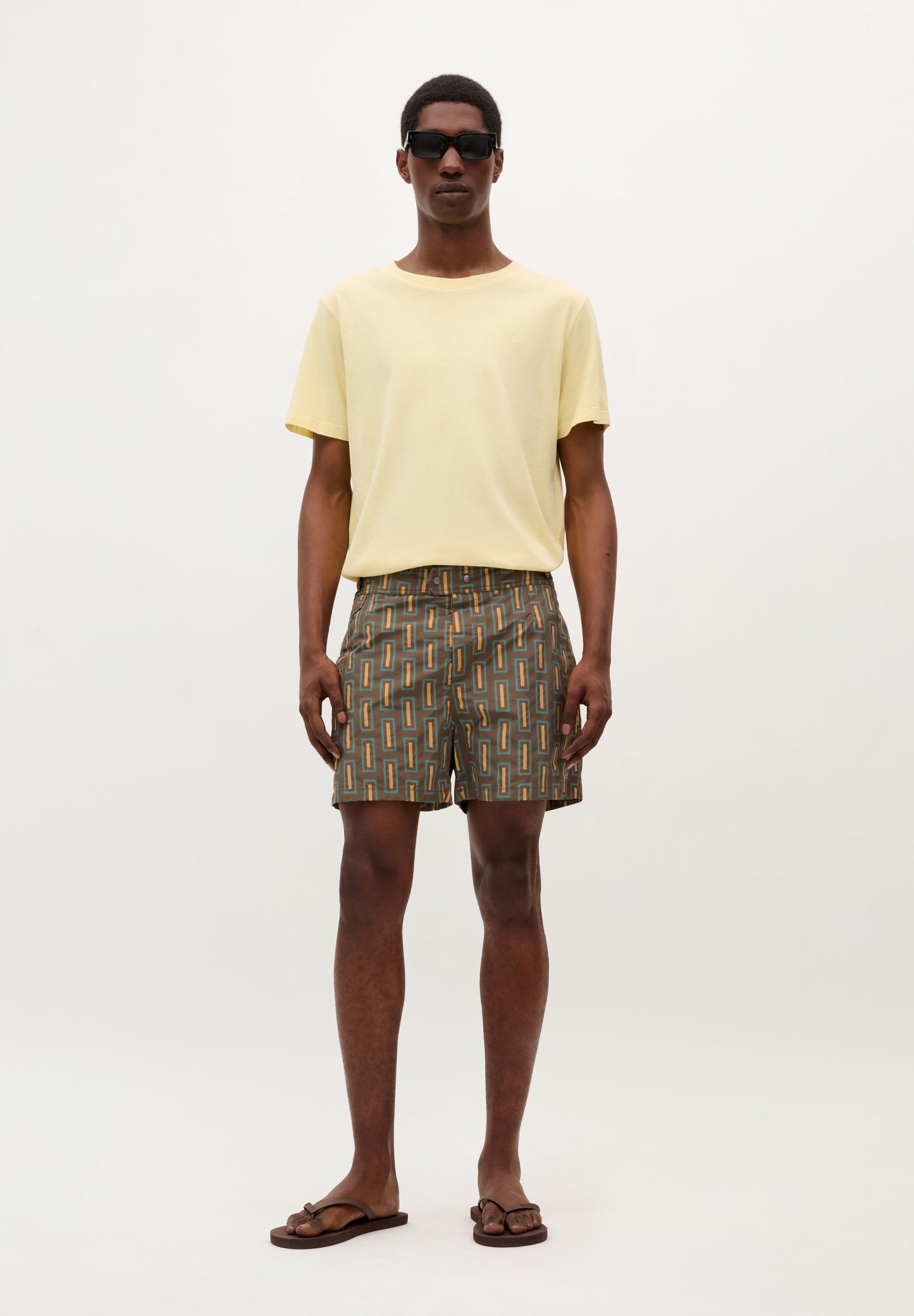 SWIMMING TRUNKS WITH CONTRAST PRINT
