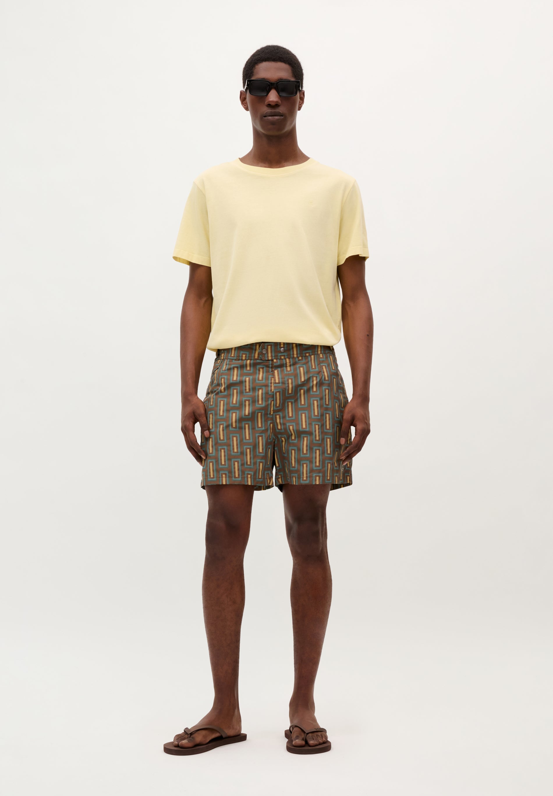 SWIMMING TRUNKS WITH CONTRAST PRINT