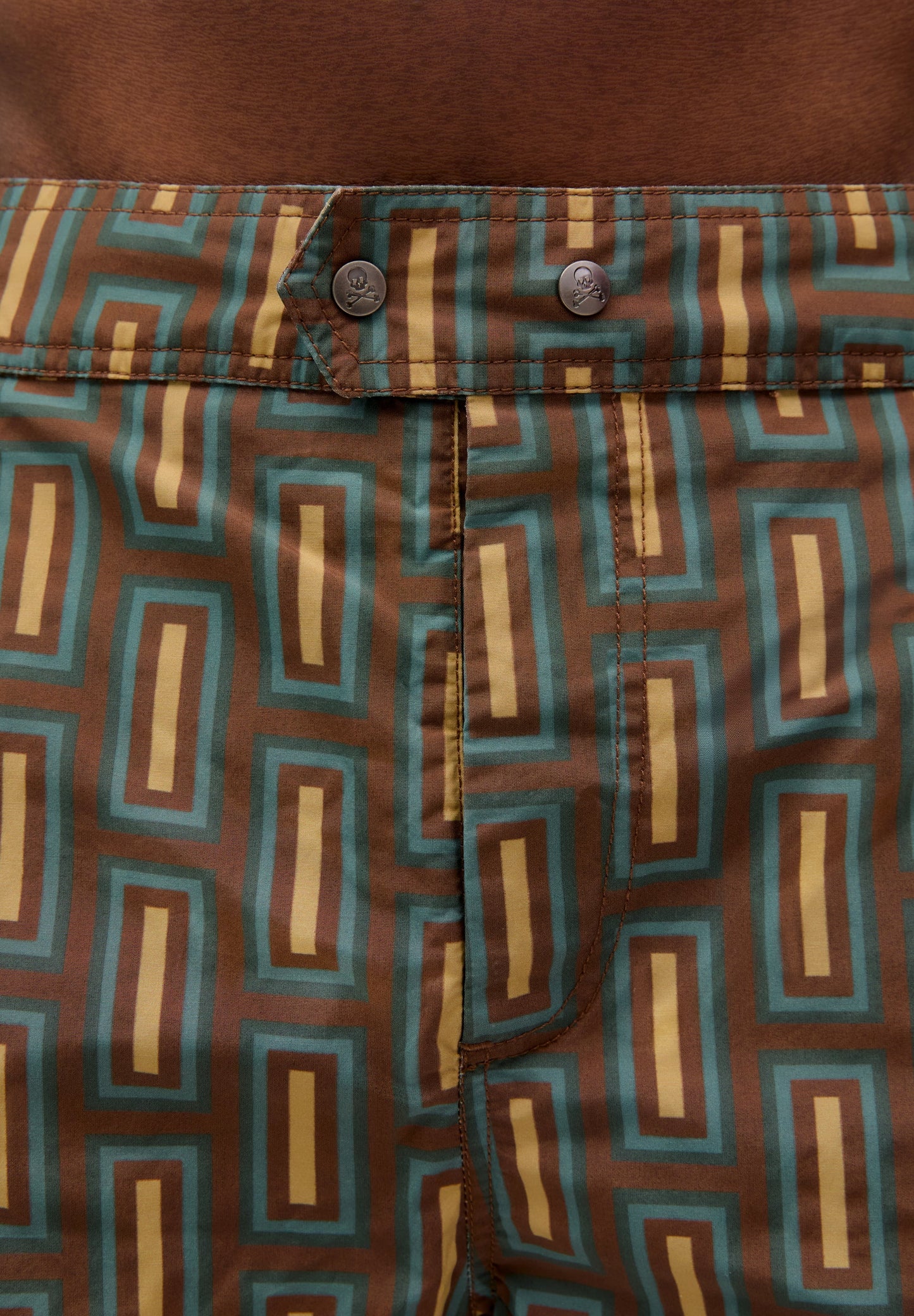 SWIMMING TRUNKS WITH CONTRAST PRINT