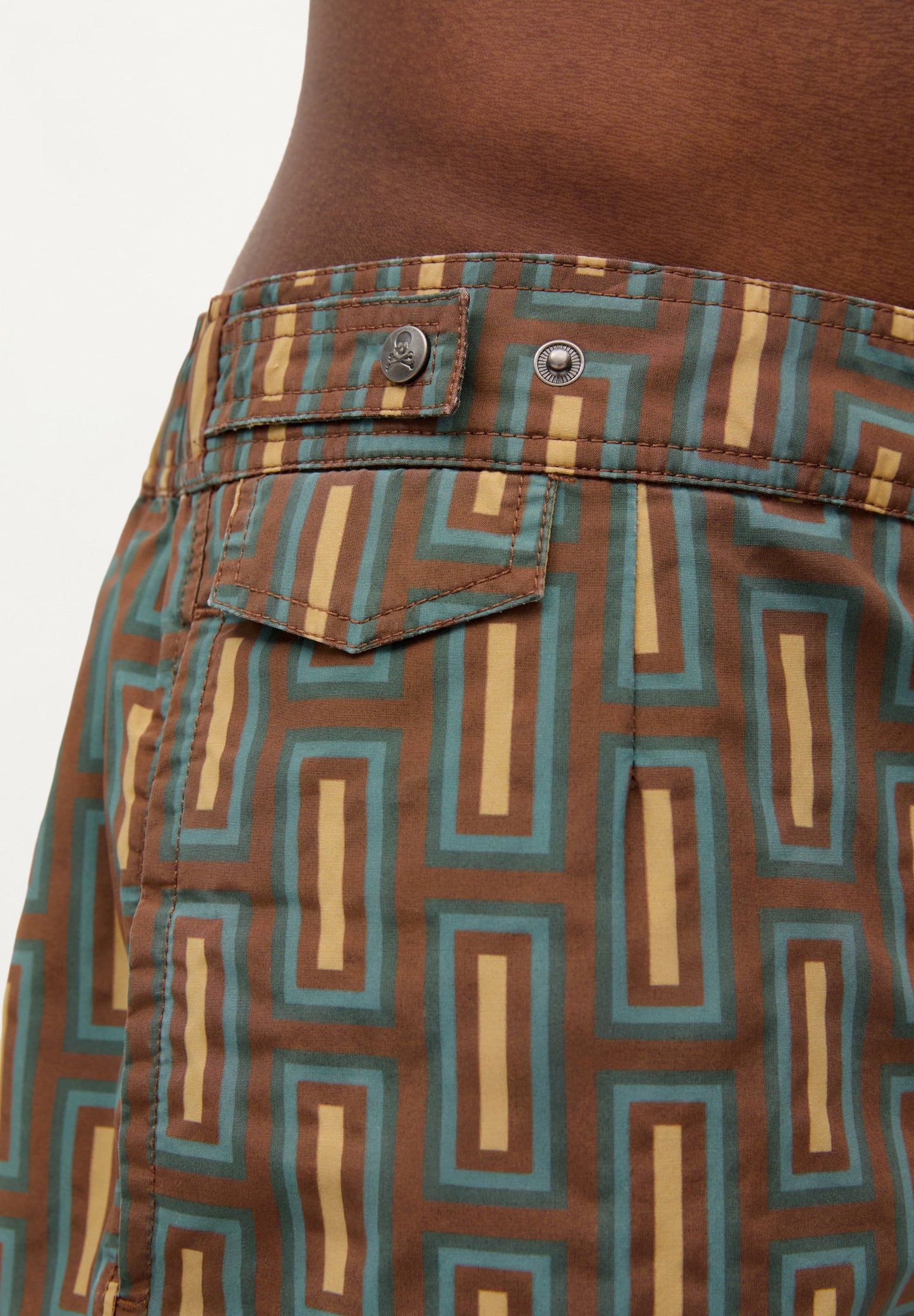 SWIMMING TRUNKS WITH CONTRAST PRINT