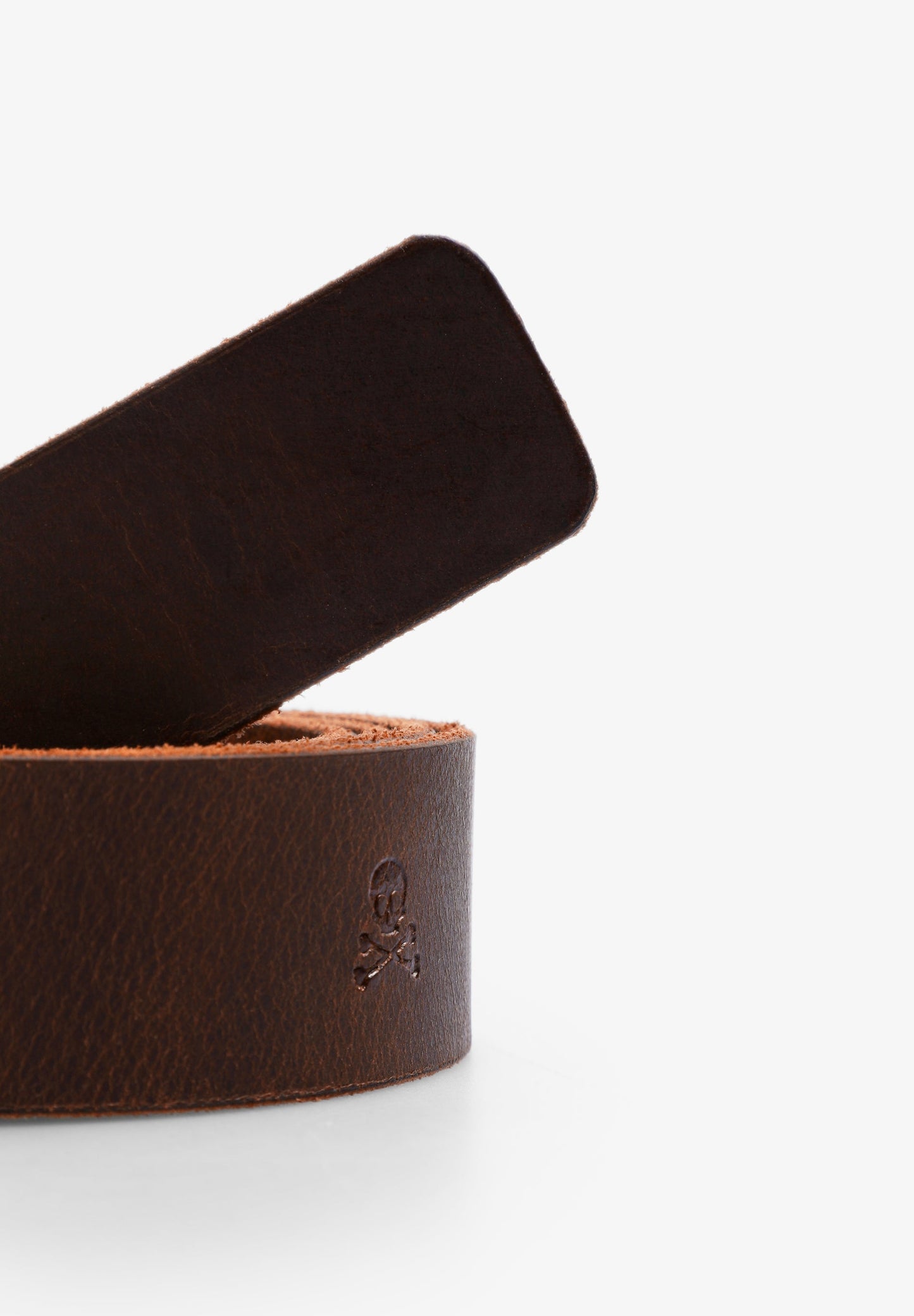 LEATHER BELT WITH ENGRAVED SKULL