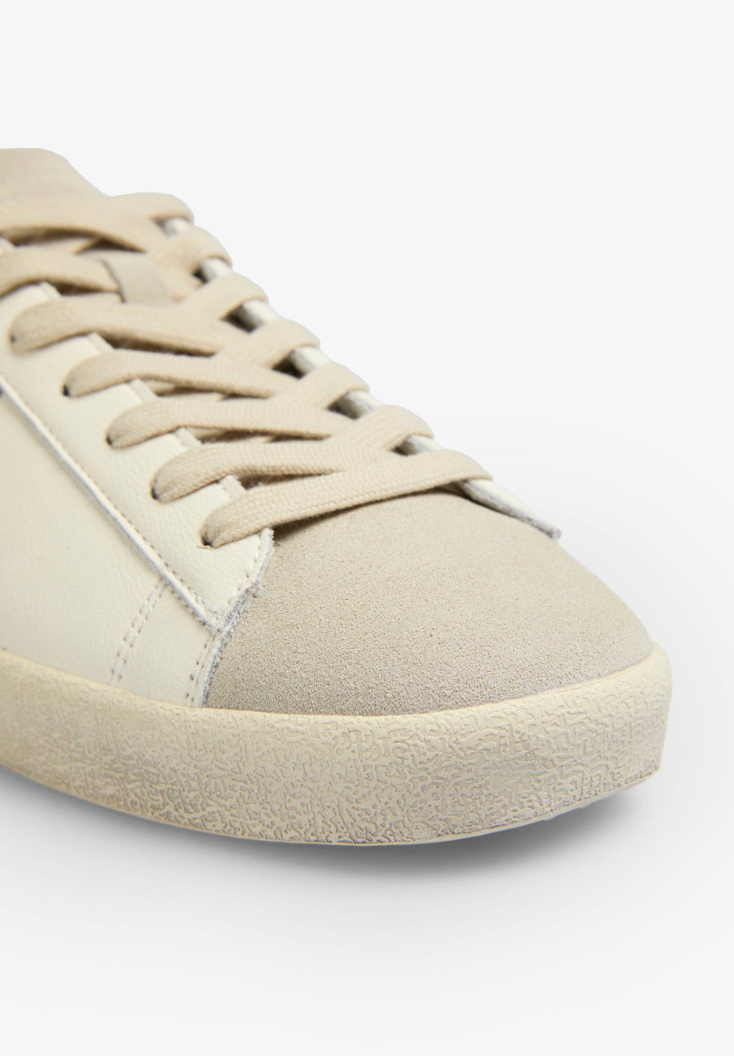 LOW TOP SNEAKERS WITH SIDE SKULL