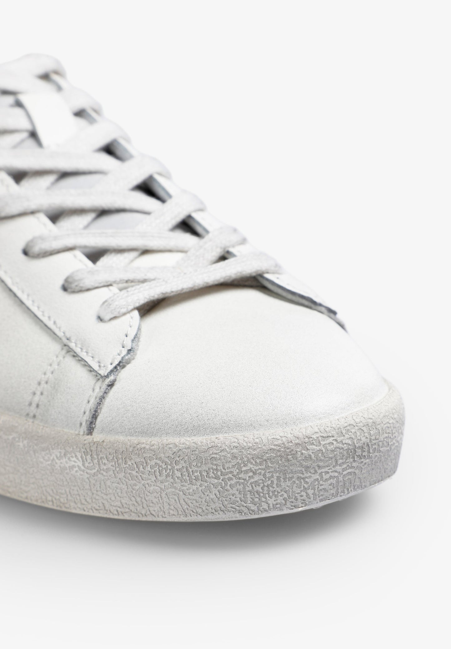 LOW TOP SNEAKERS WITH SIDE SKULL