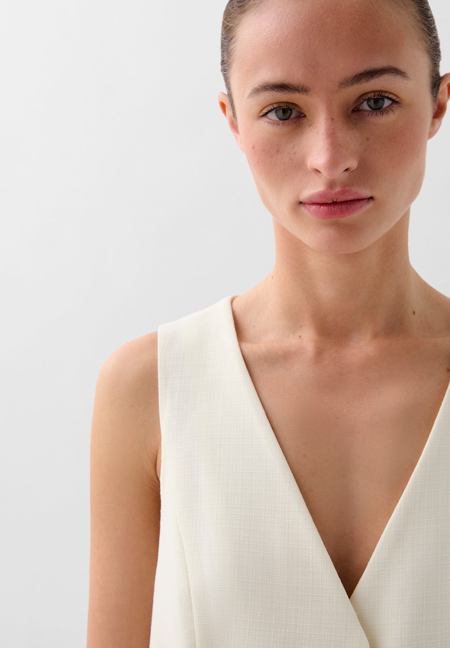 BACK TIE WAISTCOAT