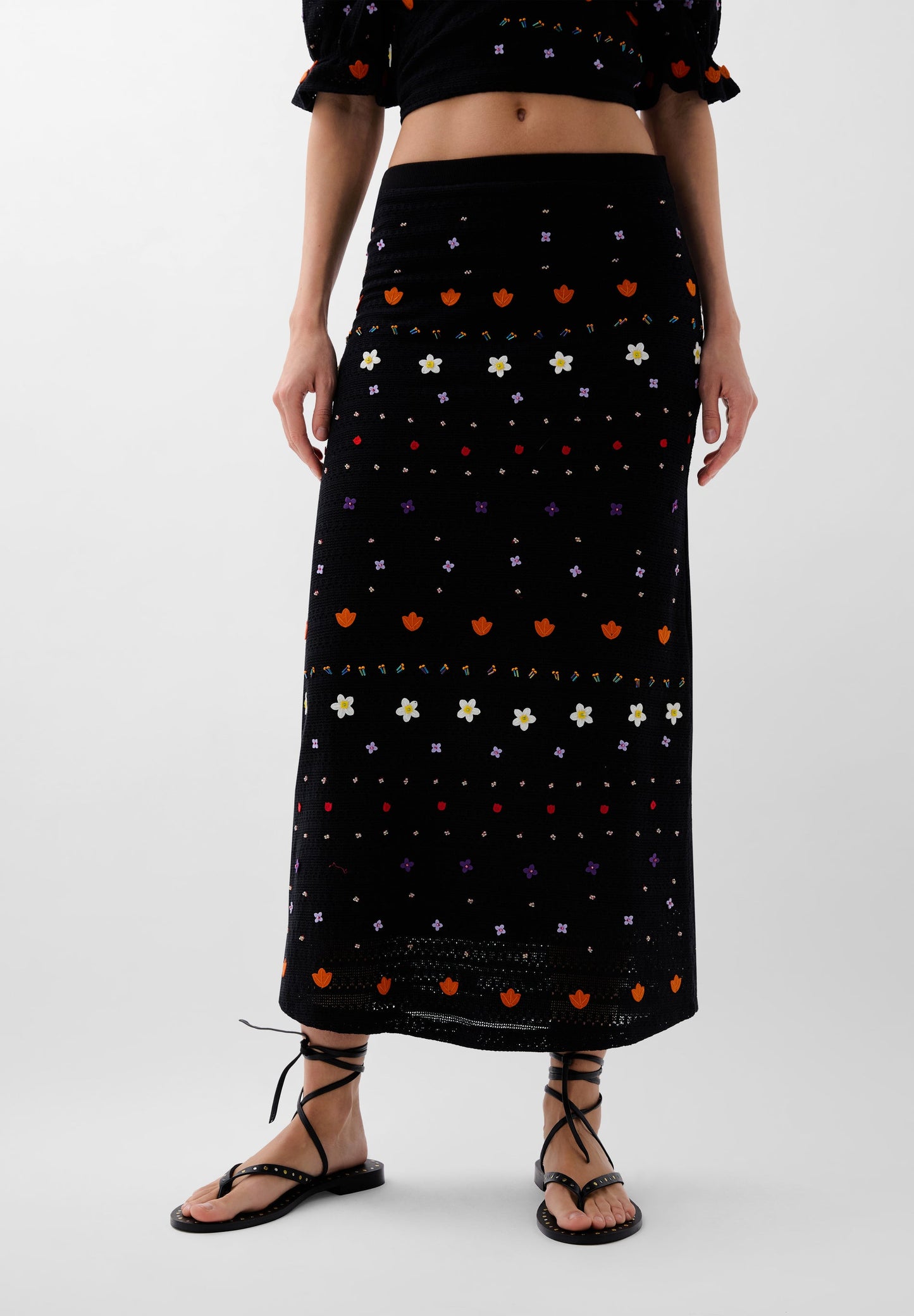 KNIT SKIRT WITH EMBROIDERED DETAILS