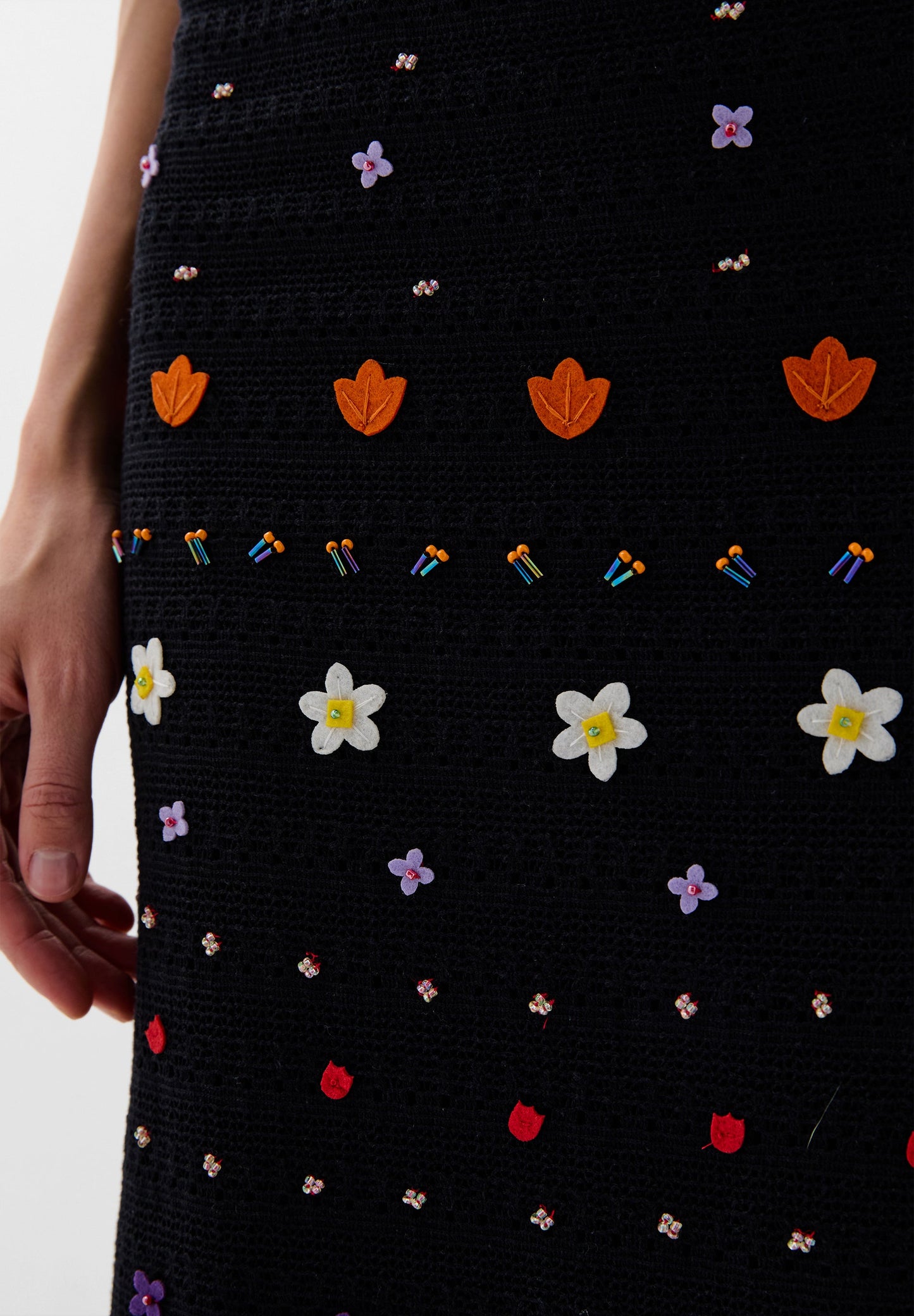 KNIT SKIRT WITH EMBROIDERED DETAILS