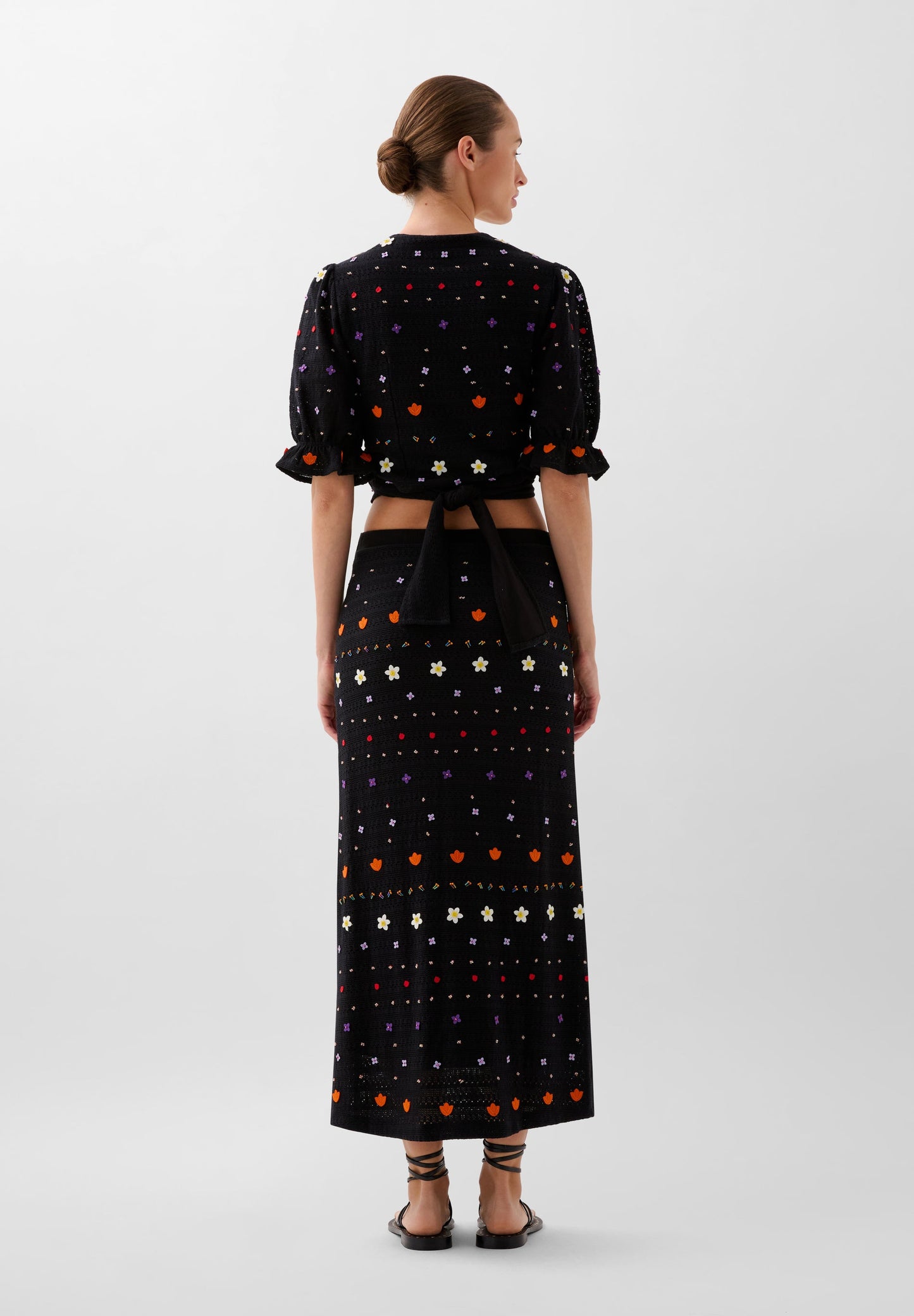 KNIT SKIRT WITH EMBROIDERED DETAILS