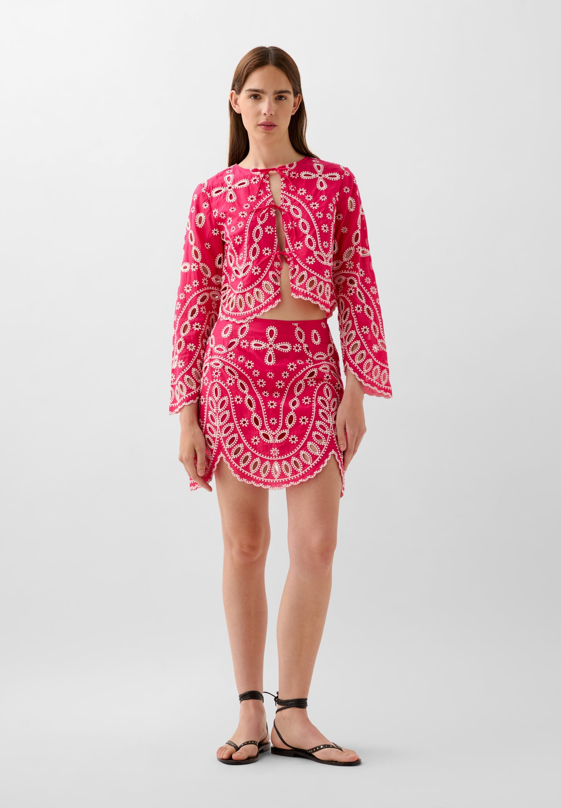 CONTRAST EMBROIDERED SKIRT