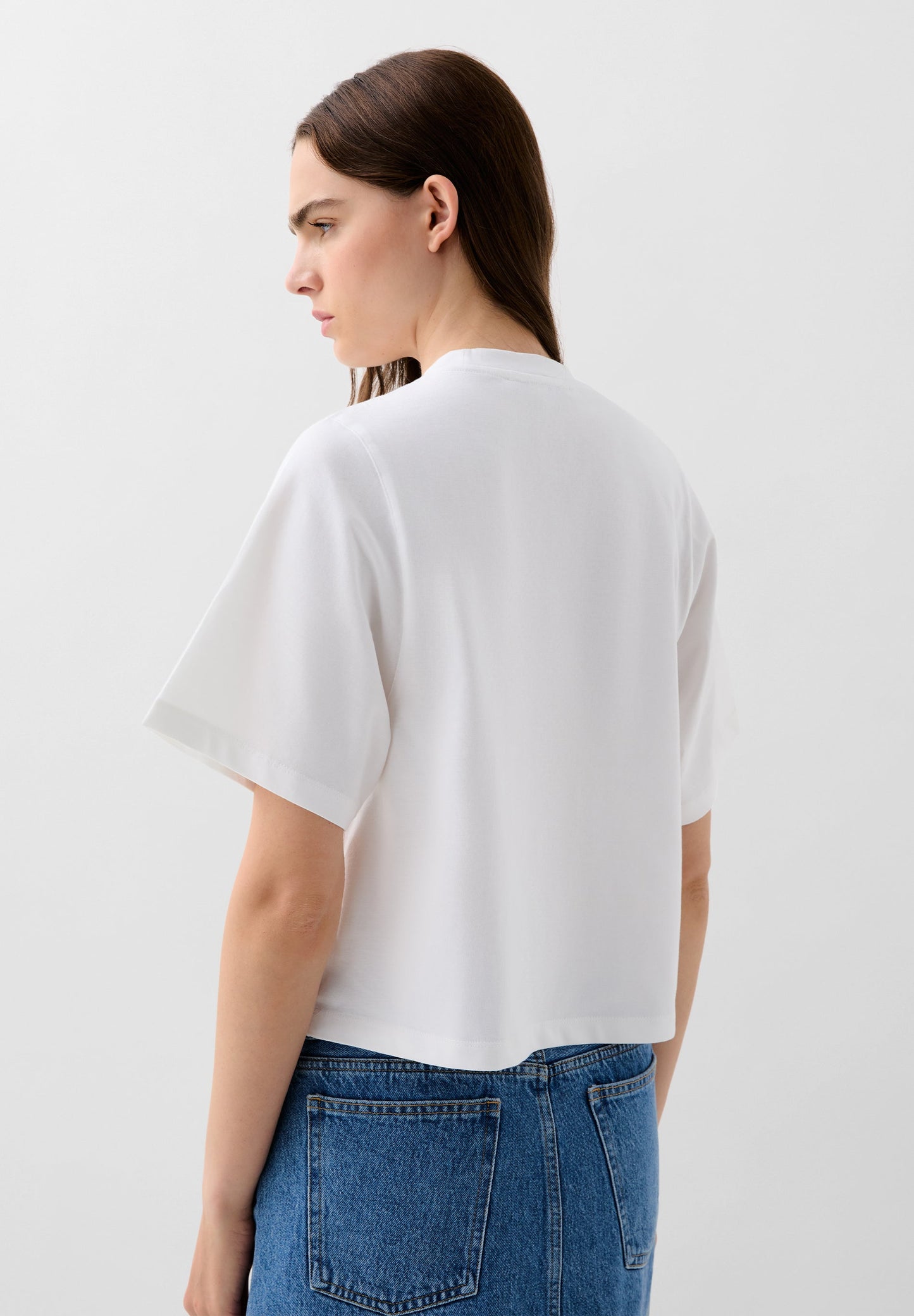 T-SHIRT WITH CROCHET DETAIL