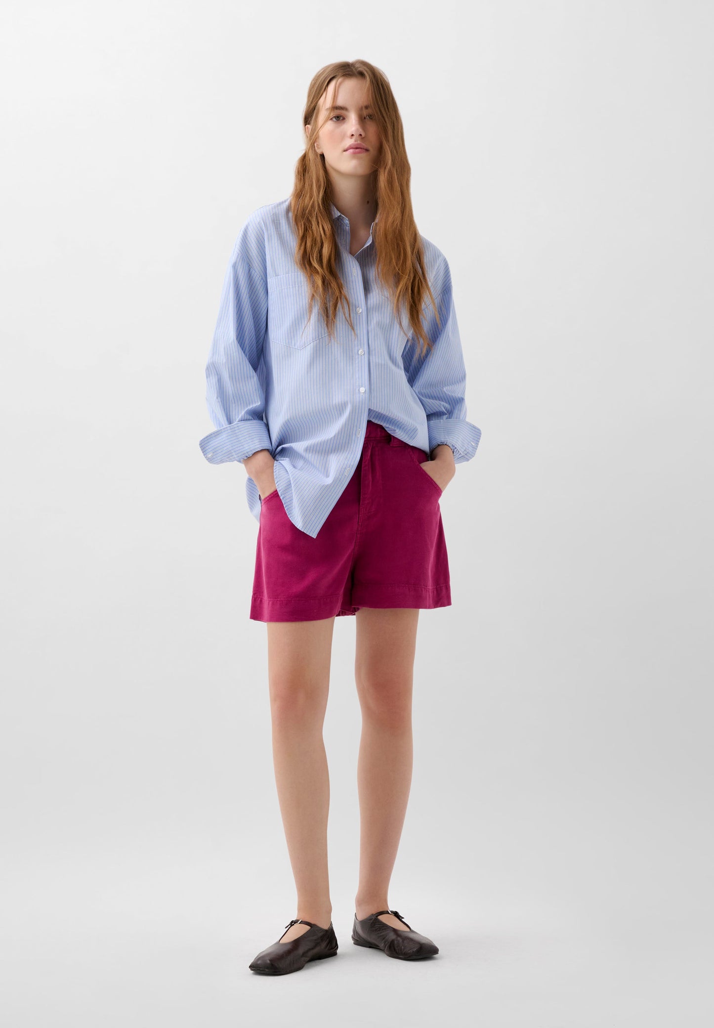 LOOSE-FITTING SHORTS WITH POCKETS