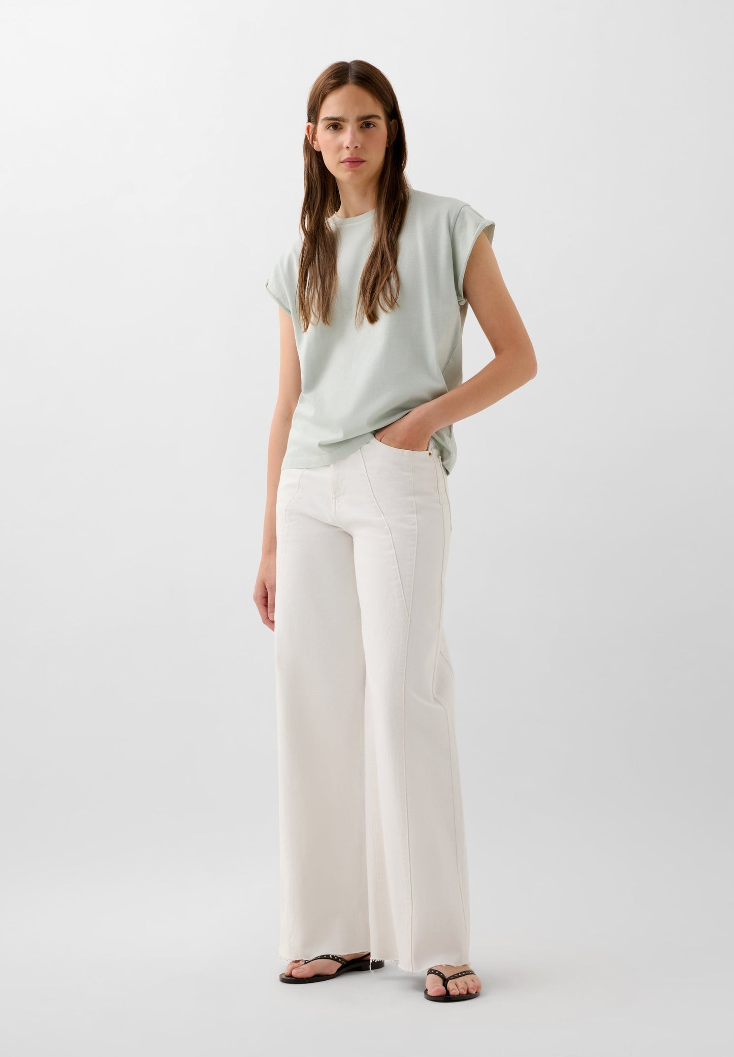 T-SHIRT WITH MATCHING EMBROIDERED SKULL