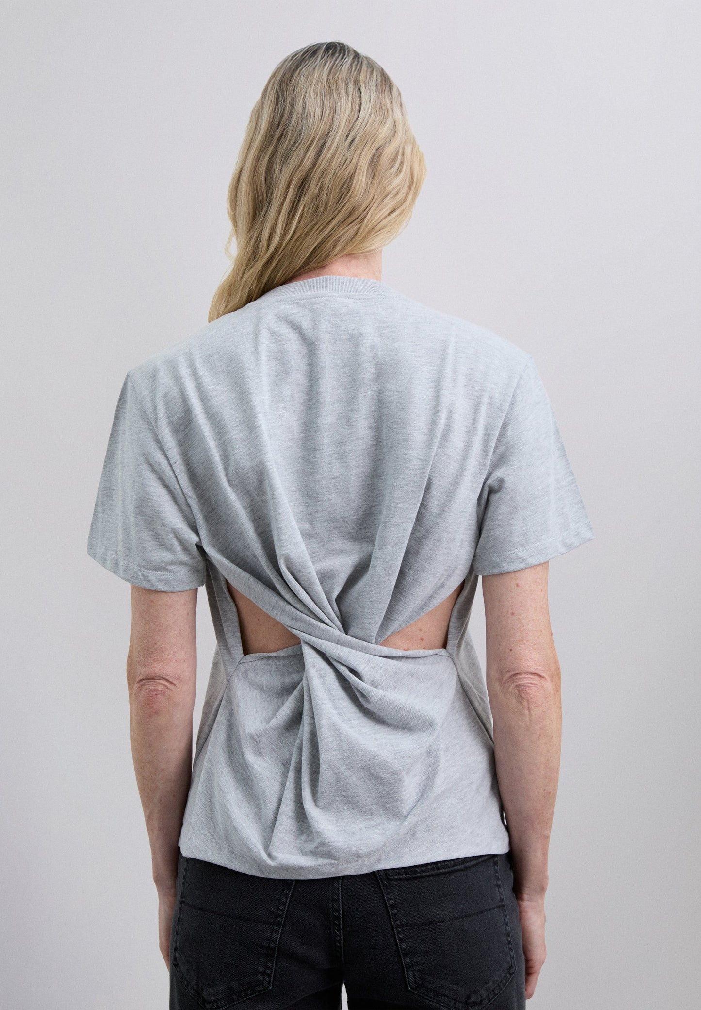 BACK KNOT T-SHIRT