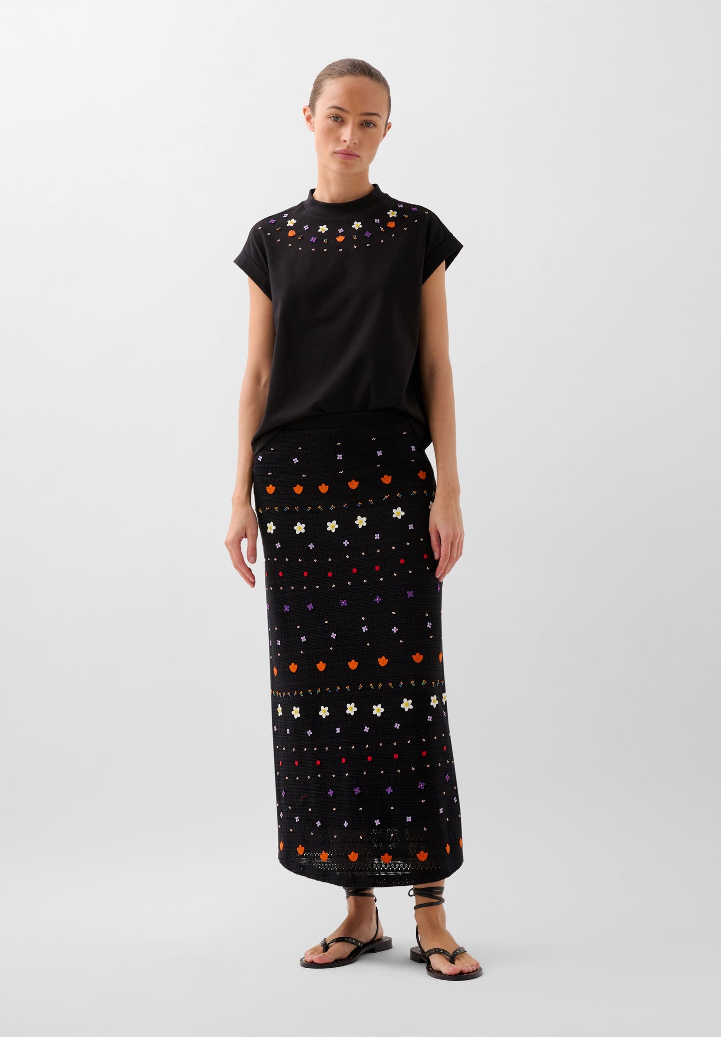CROP TOP WITH EMBROIDERED DETAILS