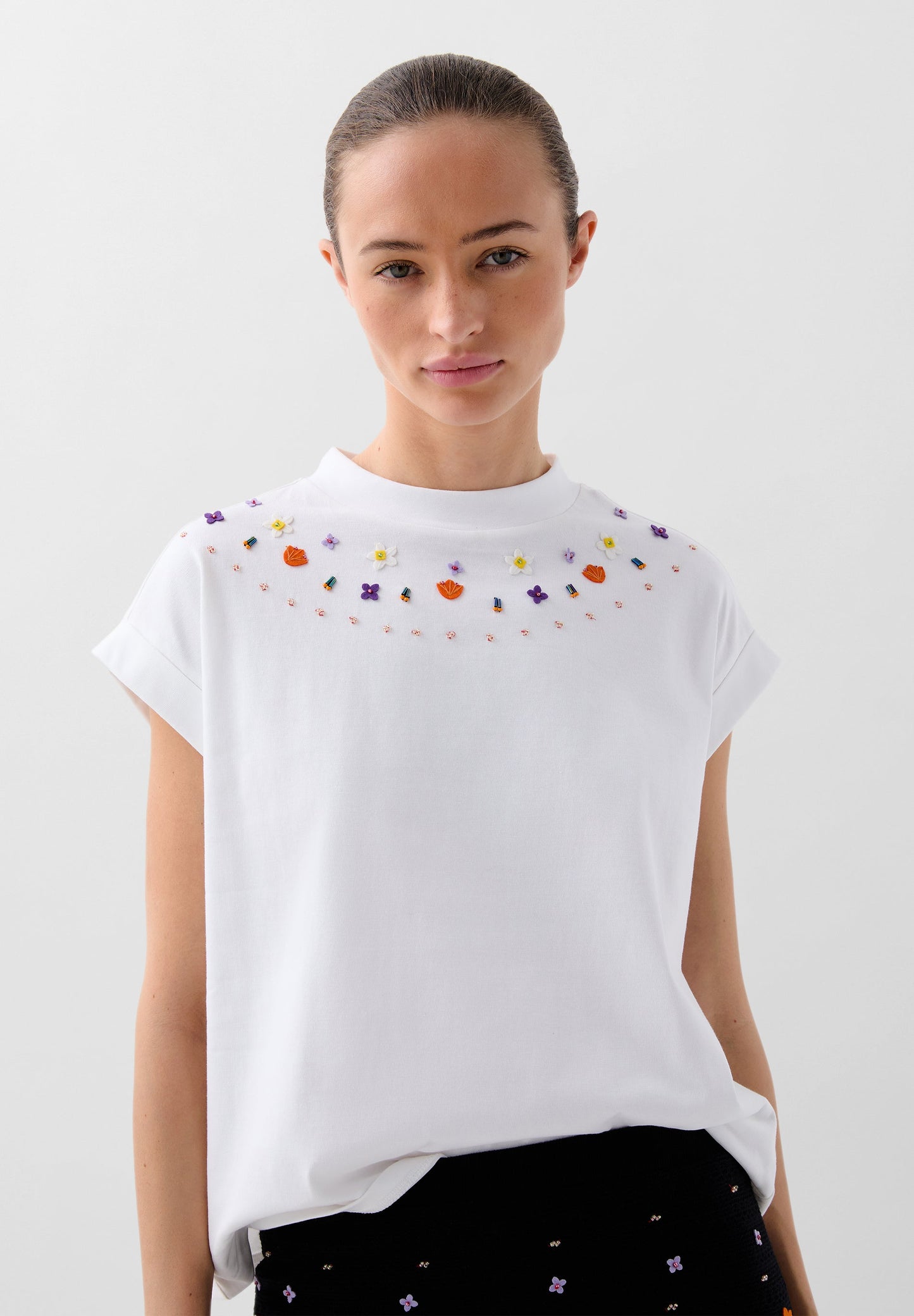 CROP TOP WITH EMBROIDERED DETAILS