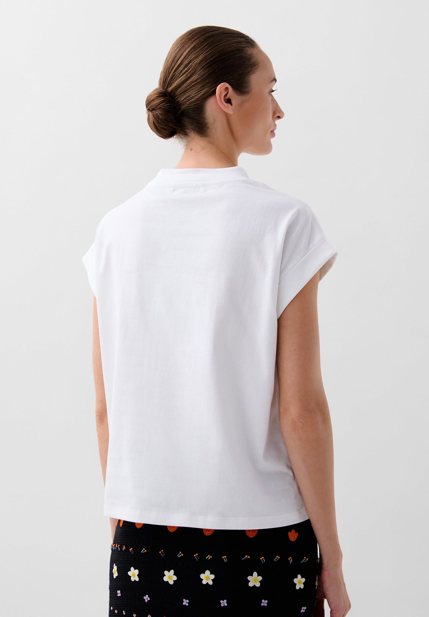 CROP TOP WITH EMBROIDERED DETAILS