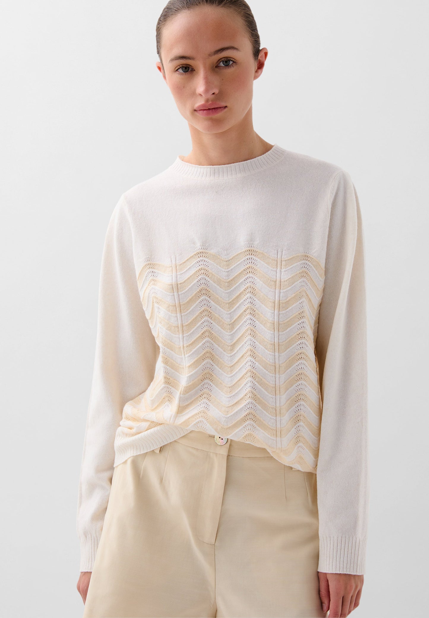 WAVY STRIPED SWEATER